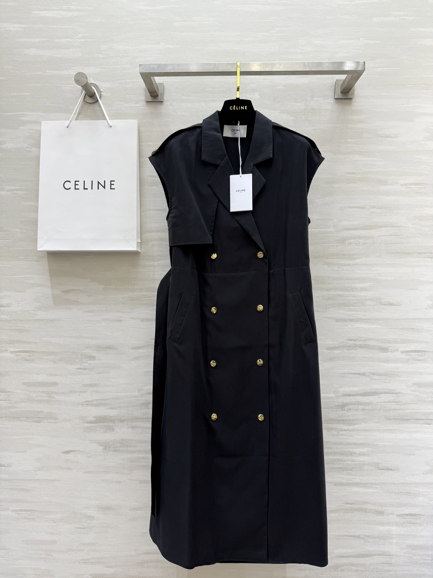 #Celin♡²⁵新款 风衣式收腰连衣裙 收腰设计超绝穿上瞬间勾勒出小蛮腰 显瘦效果一绝！高知感西装翻领