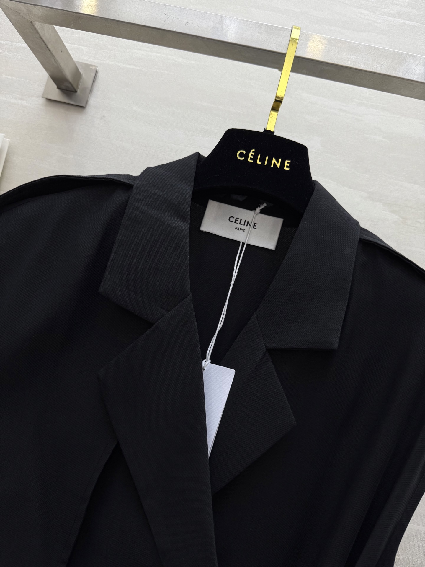 #Celin♡²⁵新款 风衣式收腰连衣裙 收腰设计超绝穿上瞬间勾勒出小蛮腰 显瘦效果一绝！高知感西装翻领