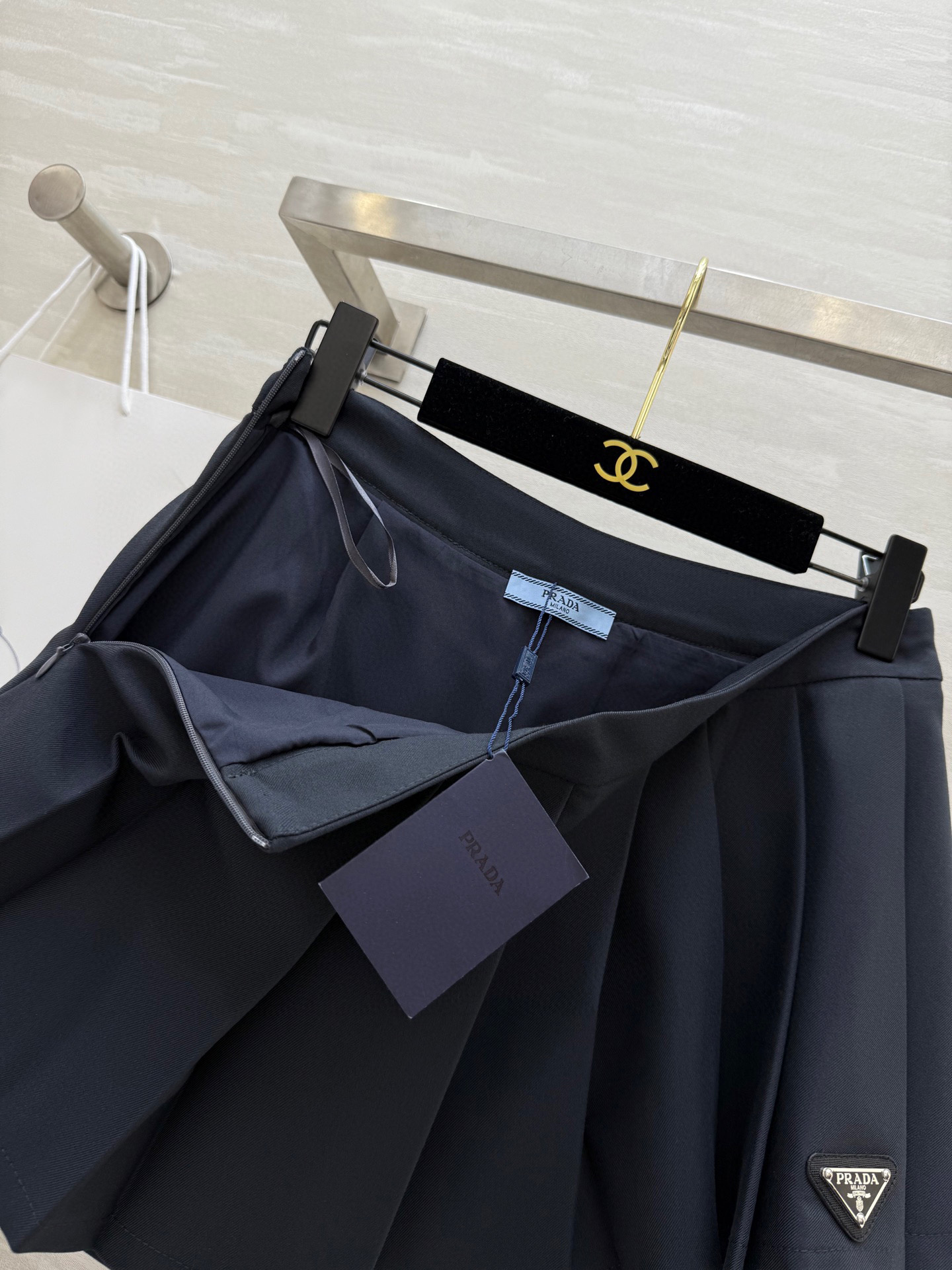 #Prad♡²⁵春夏爆品 百褶半裙 内里贴心安全裤防走光 立体剪裁完美显瘦 时髦百搭单品 高品质定制 现