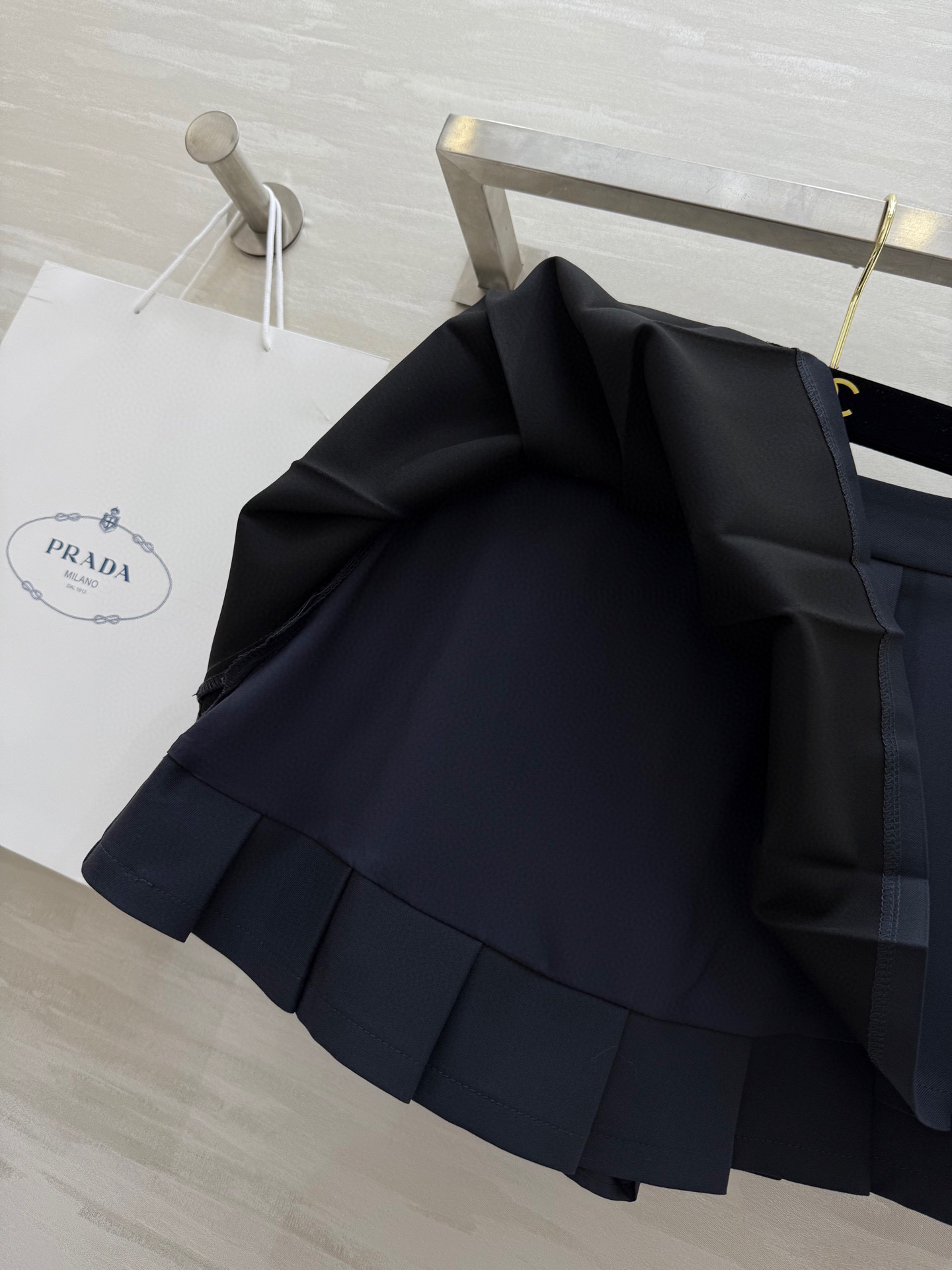 #Prad♡²⁵春夏爆品 百褶半裙 内里贴心安全裤防走光 立体剪裁完美显瘦 时髦百搭单品 高品质定制 现