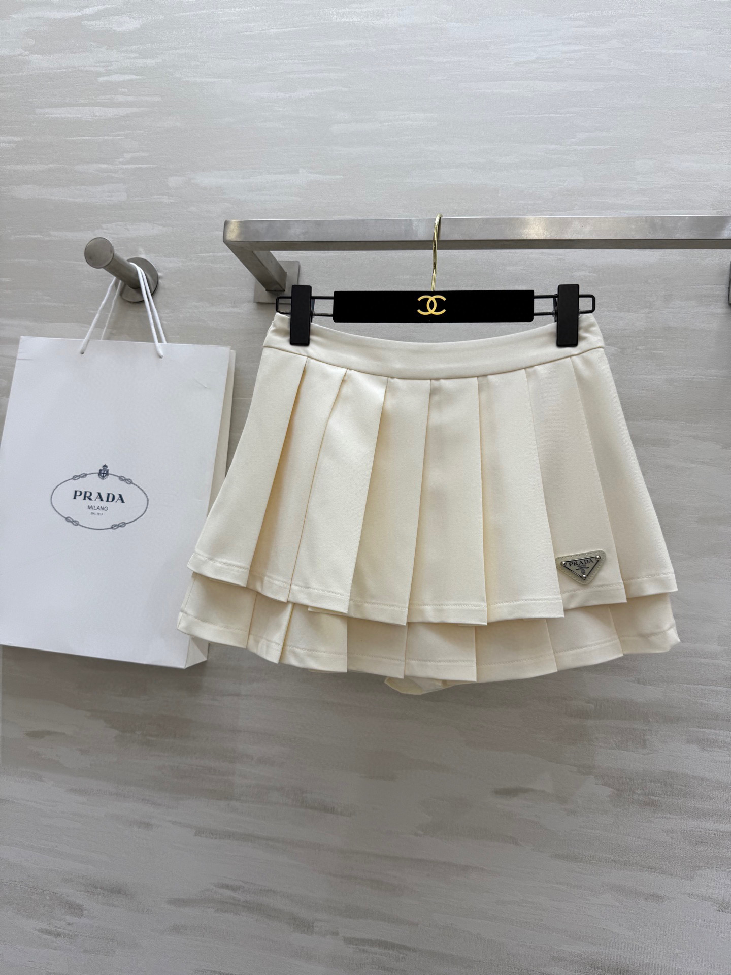 #Prad♡²⁵春夏爆品 百褶半裙 内里贴心安全裤防走光 立体剪裁完美显瘦 时髦百搭单品 高品质定制 现