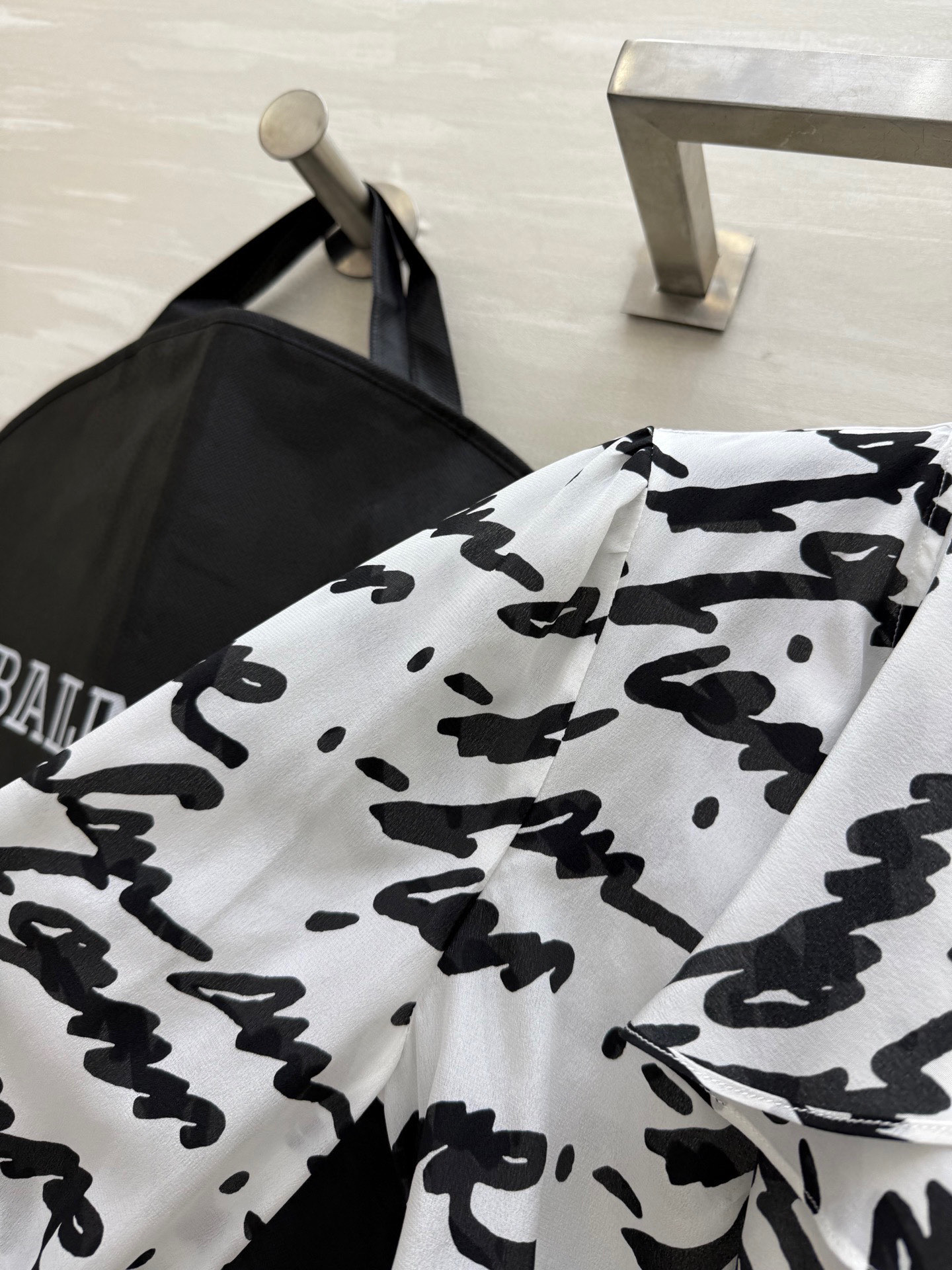 #BALMAI♡²⁵春夏新款 真丝泡泡袖衬衣 定制真丝质地 高品质 现货首发size：S/M/L（M码肩