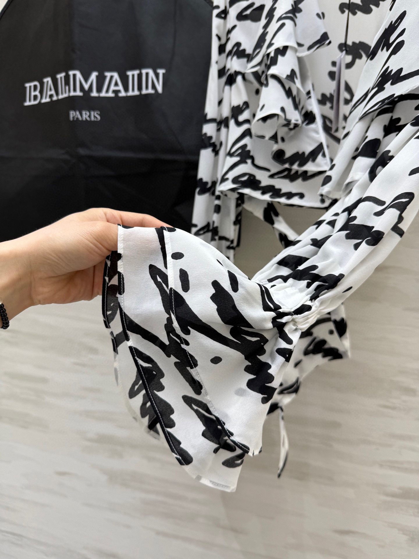 #BALMAI♡²⁵春夏新款 真丝泡泡袖衬衣 定制真丝质地 高品质 现货首发size：S/M/L（M码肩