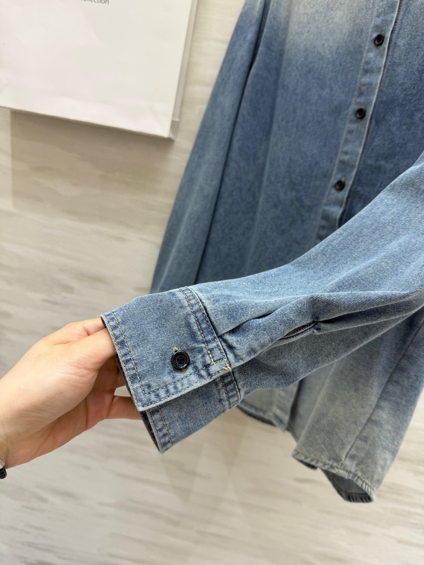 #yls²⁵爆品 做旧渐变洗水牛仔衬衣 低调奢华ysl字母🪡 重工渐变洗水工艺 高品质定制 现货首发si