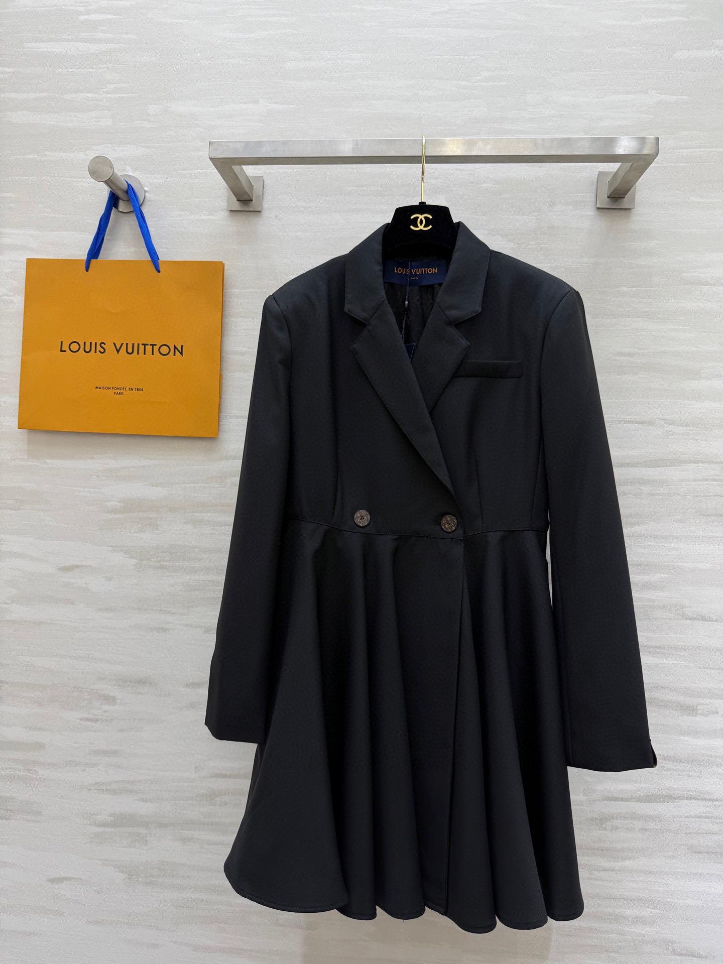 #Lv²⁵春夏新款 长袖西装连衣裙 高品质定制 现货首发size：S/M/L（M码肩宽：38，胸围：88