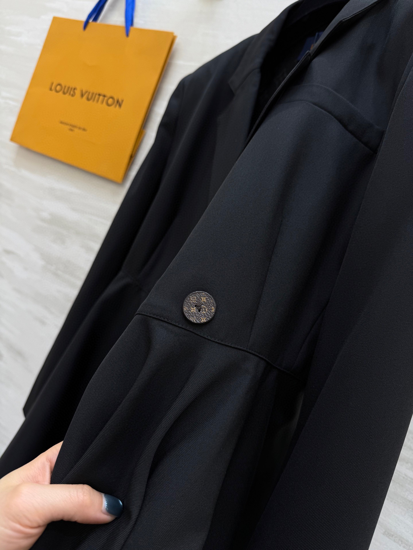 #Lv²⁵春夏新款 长袖西装连衣裙 高品质定制 现货首发size：S/M/L（M码肩宽：38，胸围：88
