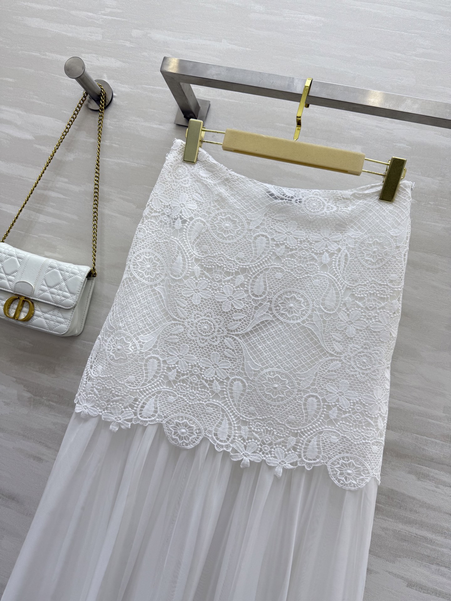 #Miumi♡²⁵度假系列⛱️水溶花拼接半裙 定制水溶花优雅高级 拼假设计完美拉长身材比例 高品质定制 