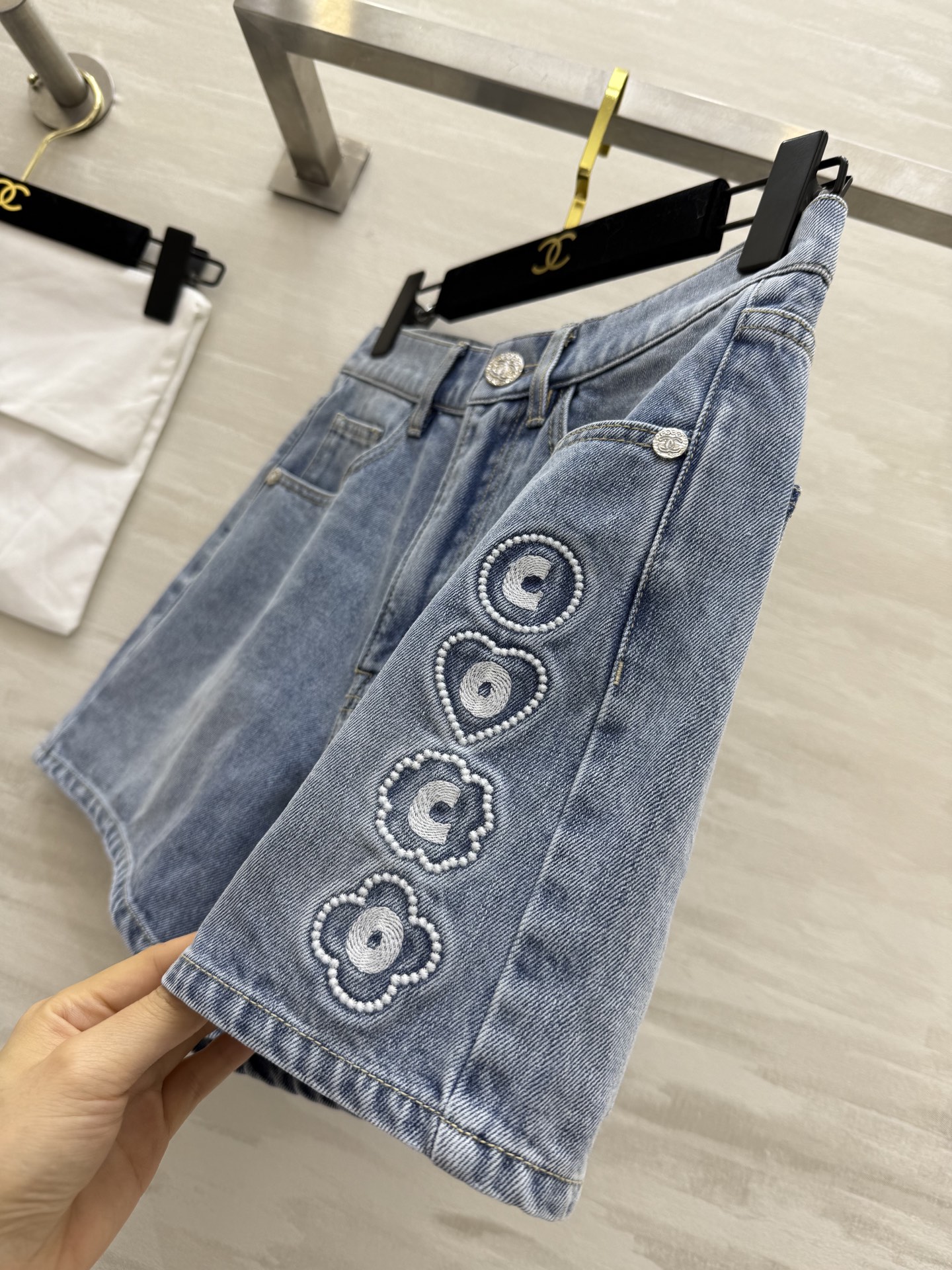 #Chane♡²⁵新款Coco联名 沙滩系列牛仔短裤 原版购入🛍️开发 严格对标细节 高品质定制 现货首