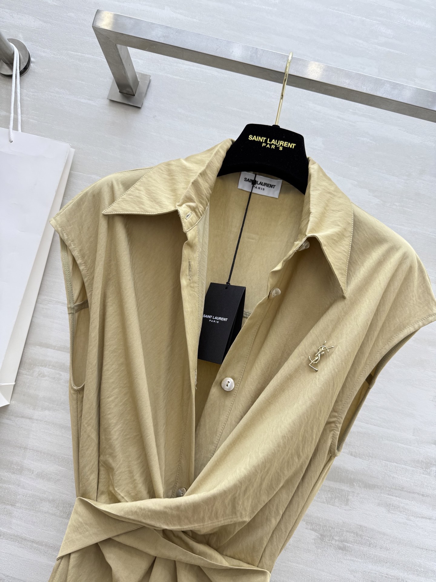 #ysl²⁵爆款 绑带丝棉衬衣式连衣裙 腰部可调节绑带设计收腰显瘦 立体剪裁版型无敌好看 定制丝棉质地亲
