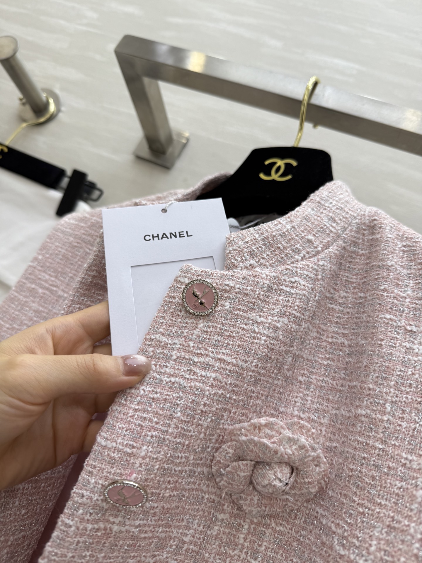 #Chane♡²⁵新款粗花呢立领马甲外套 定制粉色编制粗花呢甜美精致 立体剪裁上身版型超级好看 显瘦又高