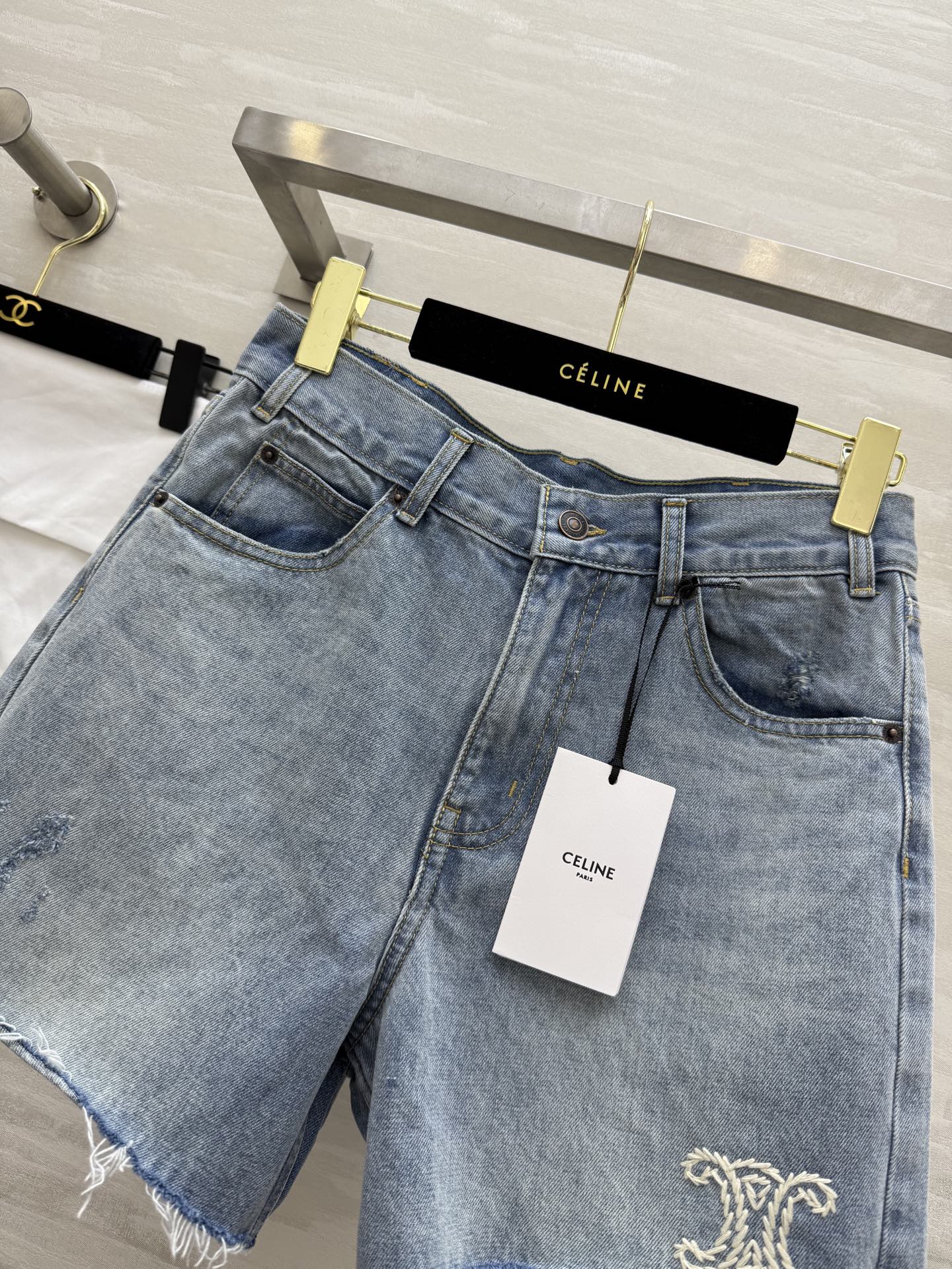 #Celin♡²⁵毛边刺绣🪡牛仔半裙 对标YB品质 高货 size：S/M/L（）