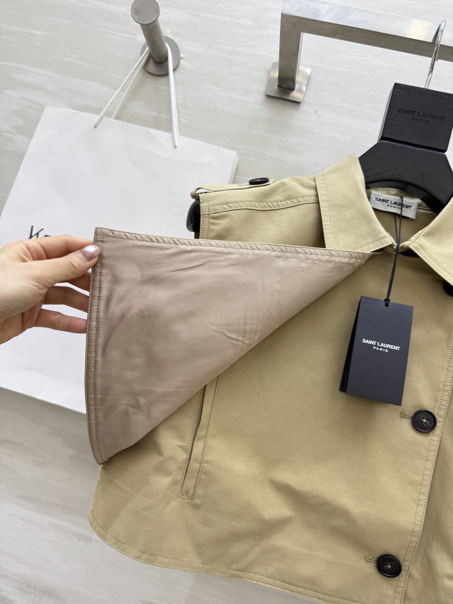 #ysl²⁵新款工装风风衣式套装 短款马甲搭配裙裤一套上身超级显高 自带飒爽气质 日常出门绝对不会撞款 