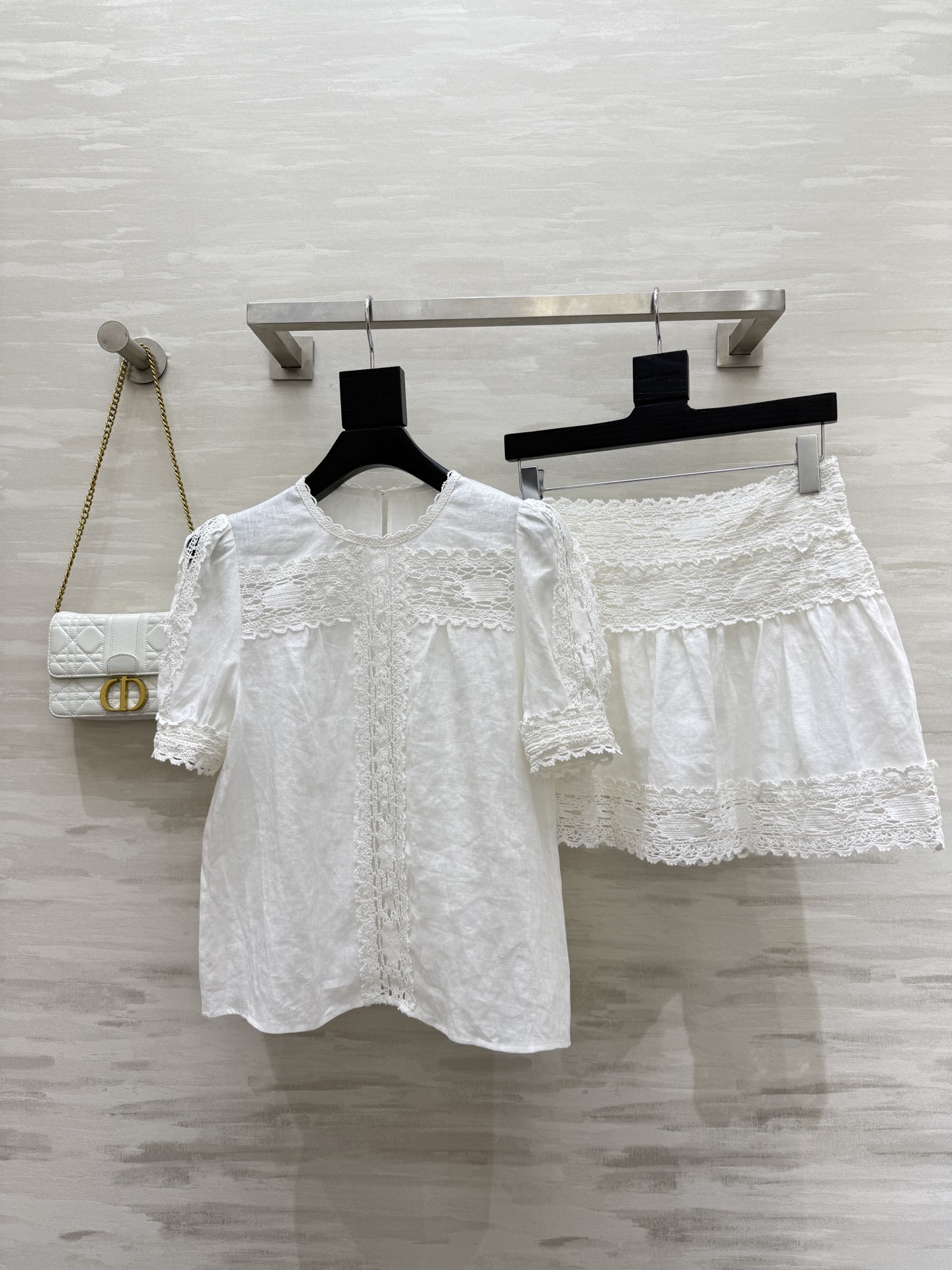NO:429223,Top, skirt.#zimm vacation linen water-soluble series White moonlight is visually elegant and high-quality customization Spot sizeS/M/L (top S size s shoulder width 36, bust 96, length 58, skirt waist 66, hip 86, skirt length 40), skirt , alexander wang19860909上衣,半裙.#zimm度假亚麻水溶系列 白月光即视感 优雅高级 高品质定制 现货首发sizeS/M/L（上衣s码肩宽36,胸围96,衣长58,半裙腰围66,臀围86,裙长40）,,skirts,alexander wang,Women's clothing