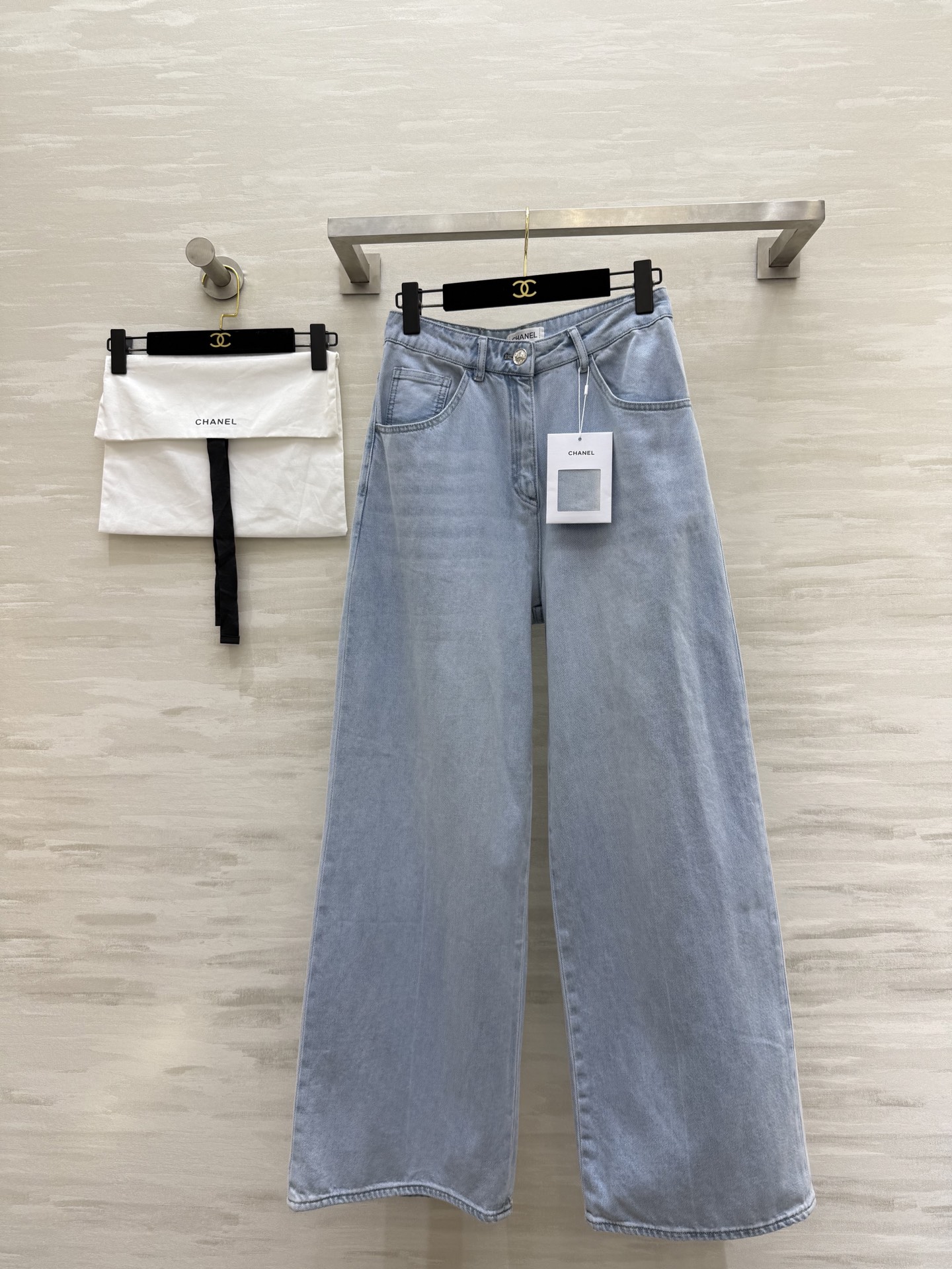 NO:430626,#Chane new style of rear bag bead jeans, high quality customization, spot first-time size36/38/40 (), chanel, jeans, alexander wang19860909#Chane新款后袋珠片牛仔裤 高品质定制 现货首发size36/38/40（）,,chanel,jeans,alexander wang,Women's clothing