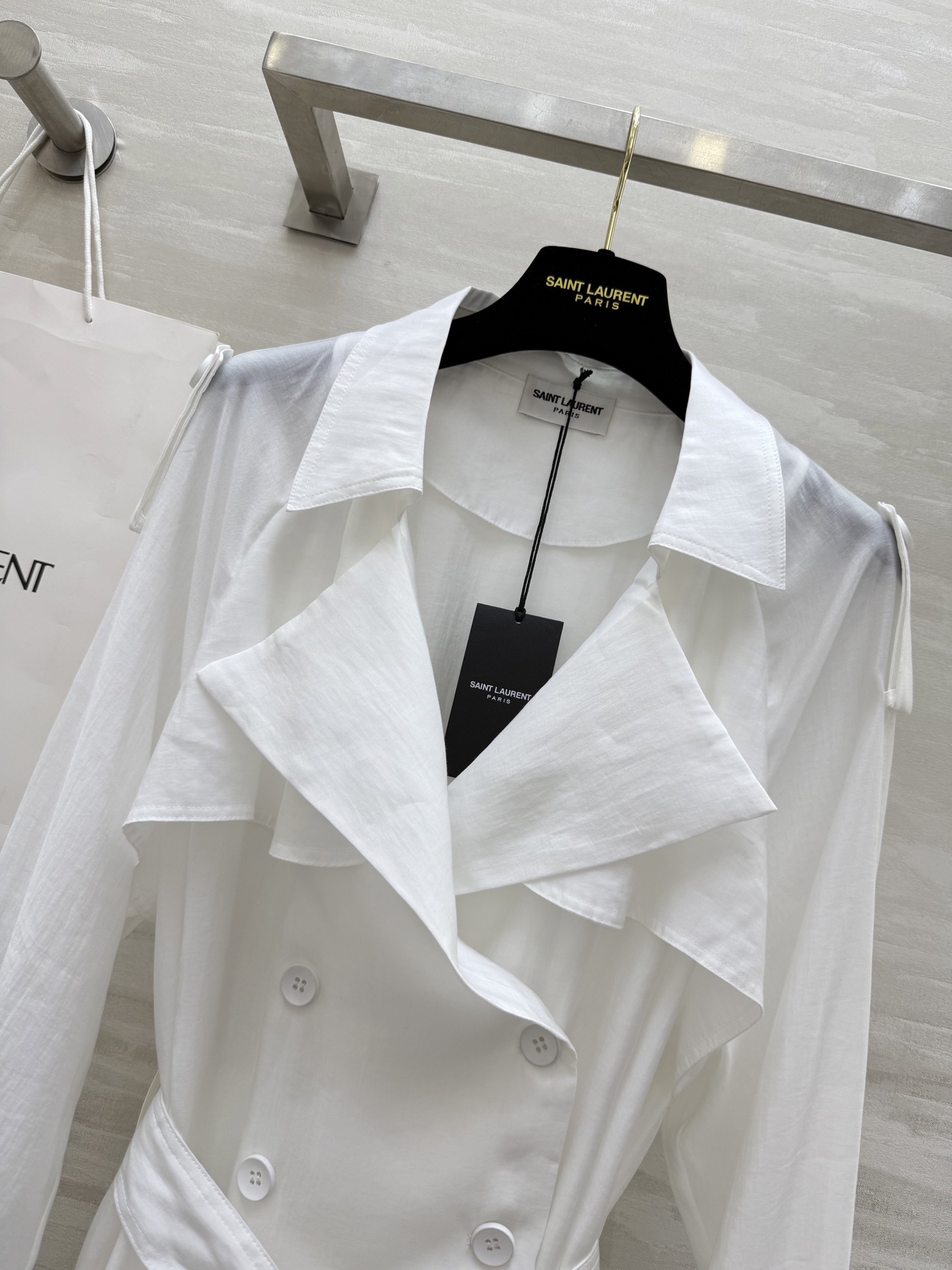 #ysl²⁵春夏新款 天丝风衣 高品质 现货首发size：S/M/L（s码胸围：114， 衣长：114）