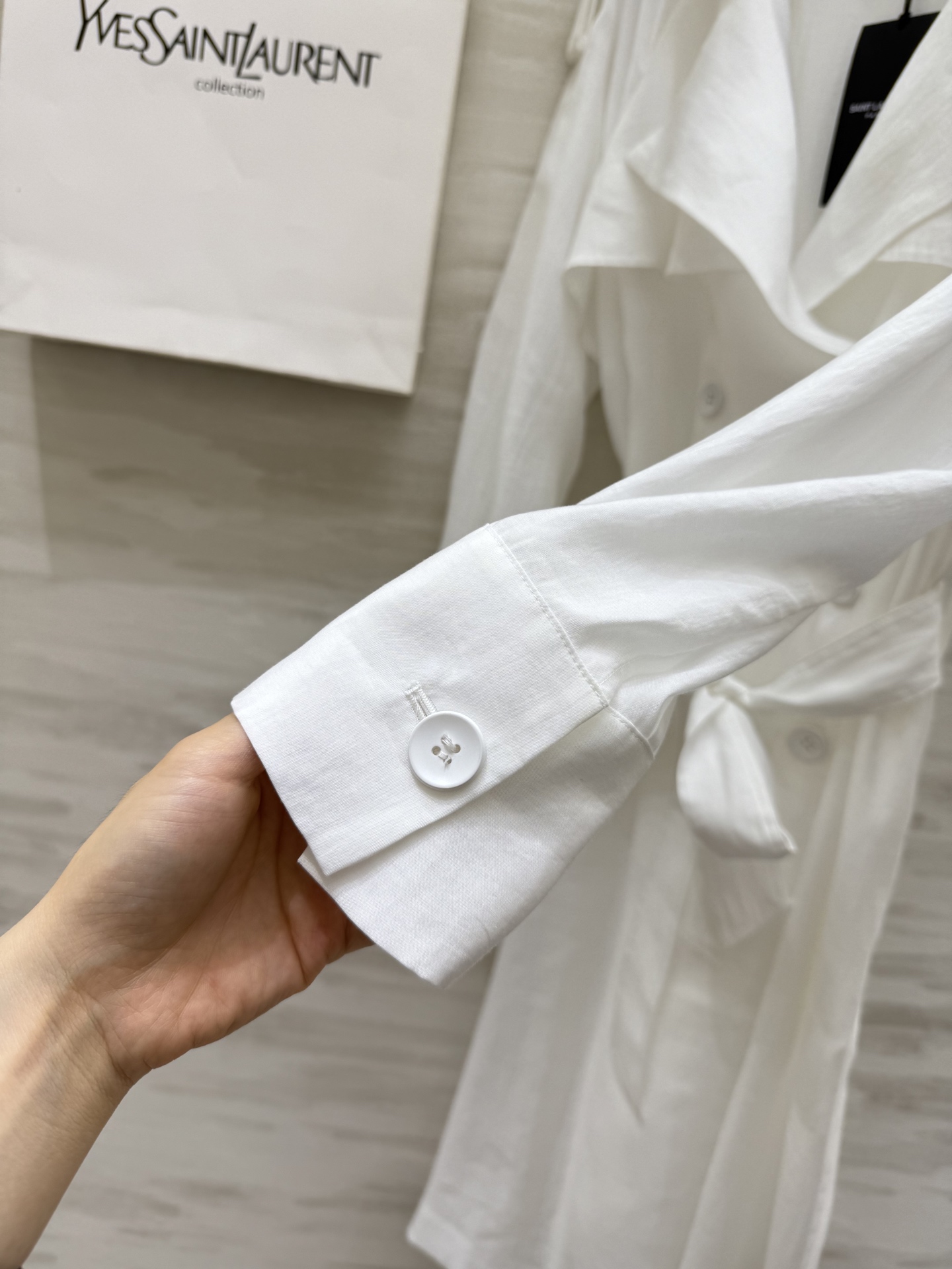 #ysl²⁵春夏新款 天丝风衣 高品质 现货首发size：S/M/L（s码胸围：114， 衣长：114）