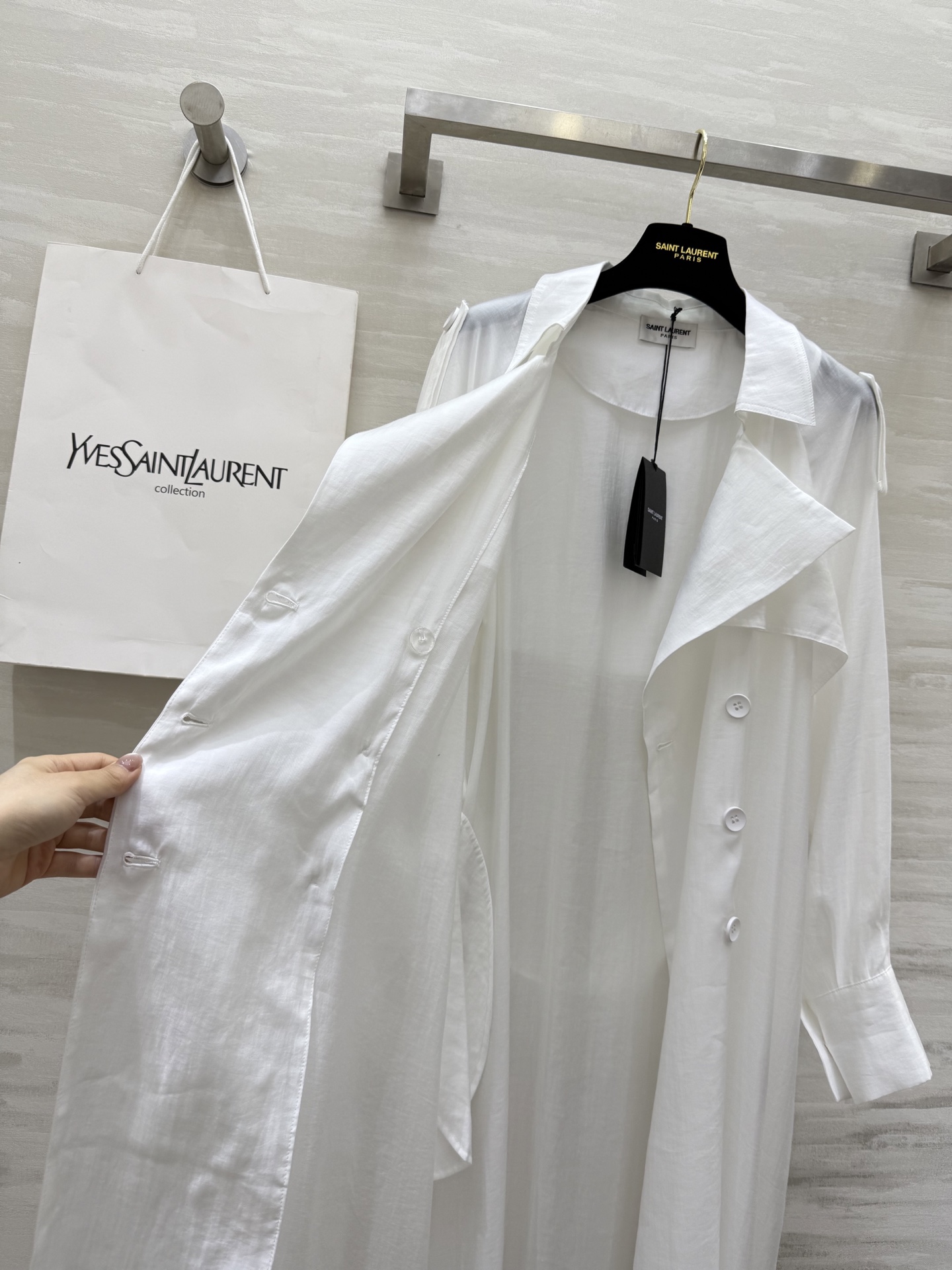 #ysl²⁵春夏新款 天丝风衣 高品质 现货首发size：S/M/L（s码胸围：114， 衣长：114）