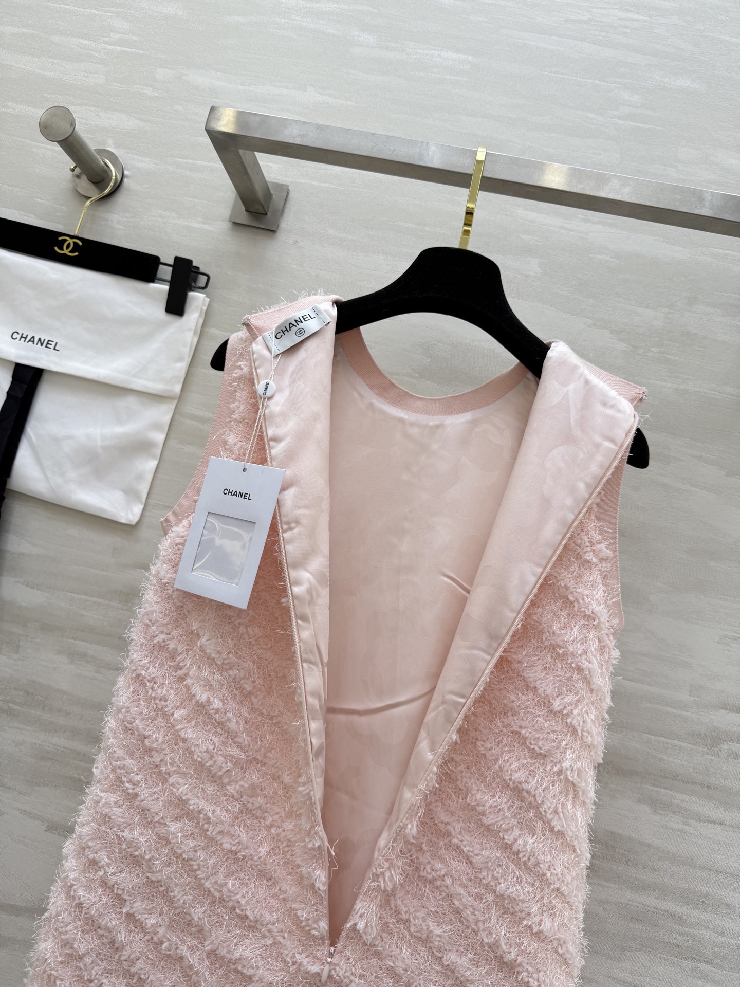 #Chane♡²⁵新款 重工面料背心式连衣裙 奢华又高级 定制提花里衬 经典圆领 版型百搭不挑人时髦又高