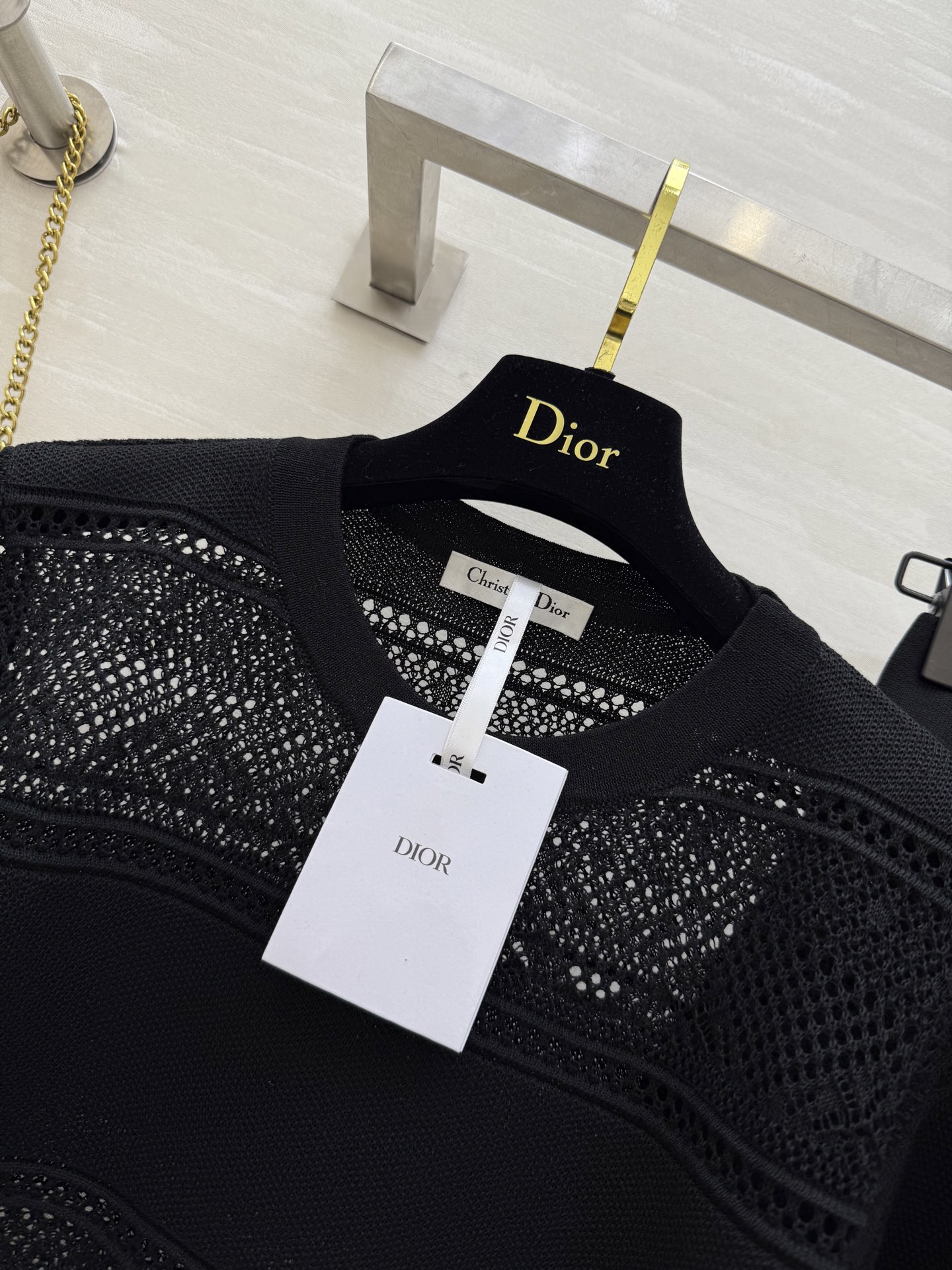#DIO♡²⁵针织🧶套装裙 圆领设计经典大方修饰颈部线条 短袖款式搭配精致镂空花纹 若隐若现间透出性感与