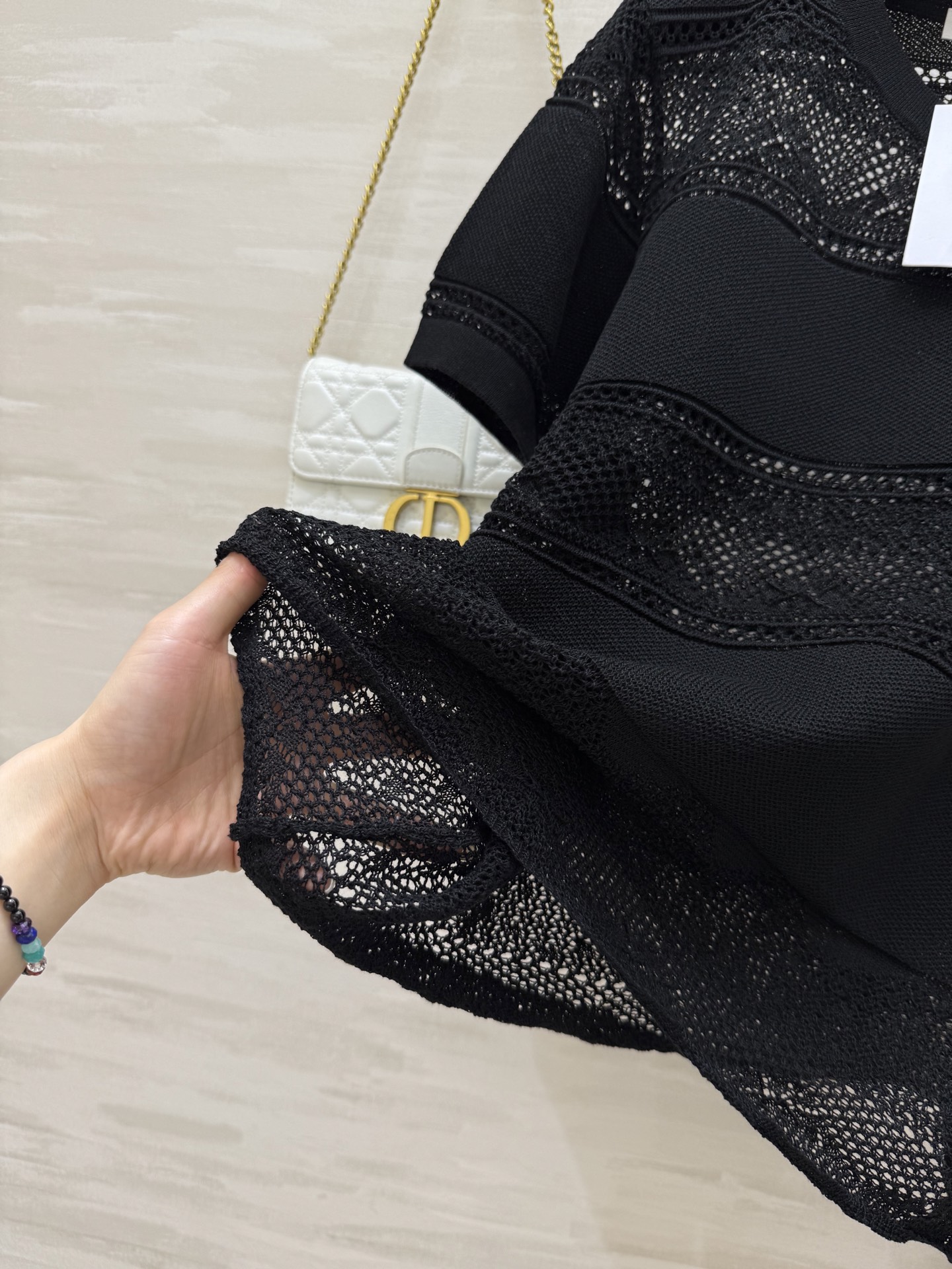 #DIO♡²⁵针织🧶套装裙 圆领设计经典大方修饰颈部线条 短袖款式搭配精致镂空花纹 若隐若现间透出性感与
