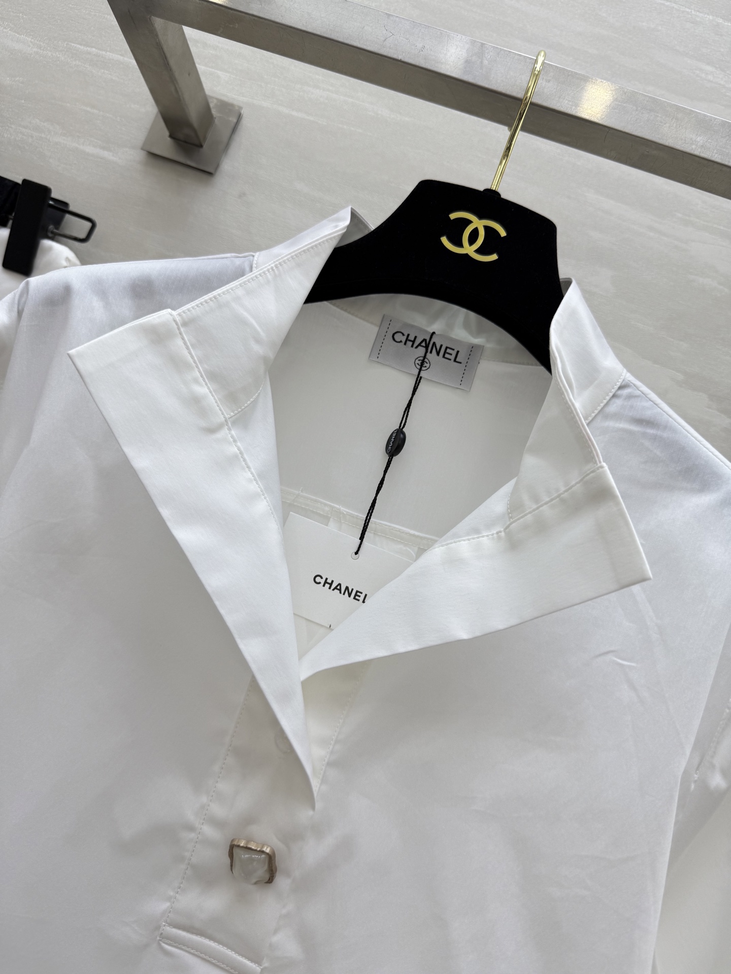 #Chane♡²⁵半开领衬衣 优雅高级 高品质定制 现货首发size：36/38/40（36码肩宽：41