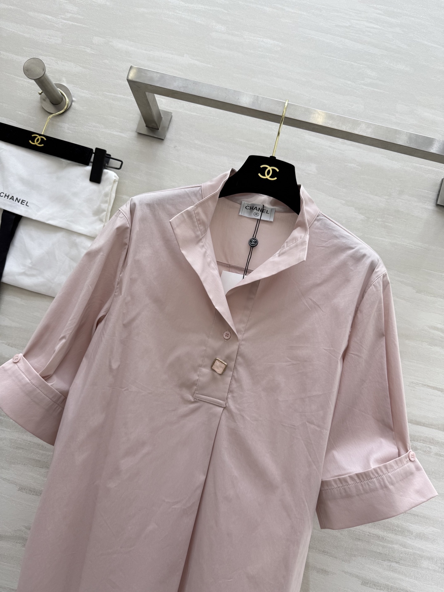 #Chane♡²⁵半开领衬衣 优雅高级 高品质定制 现货首发size：36/38/40（36码肩宽：41