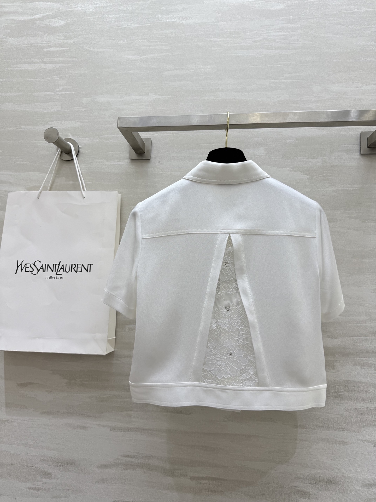 #ysl²⁵新款醋酸短袖衬衣 后背蕾丝拼接点缀精致高级 三醋酸面料奢华有质感 高品质定制 现货首发siz