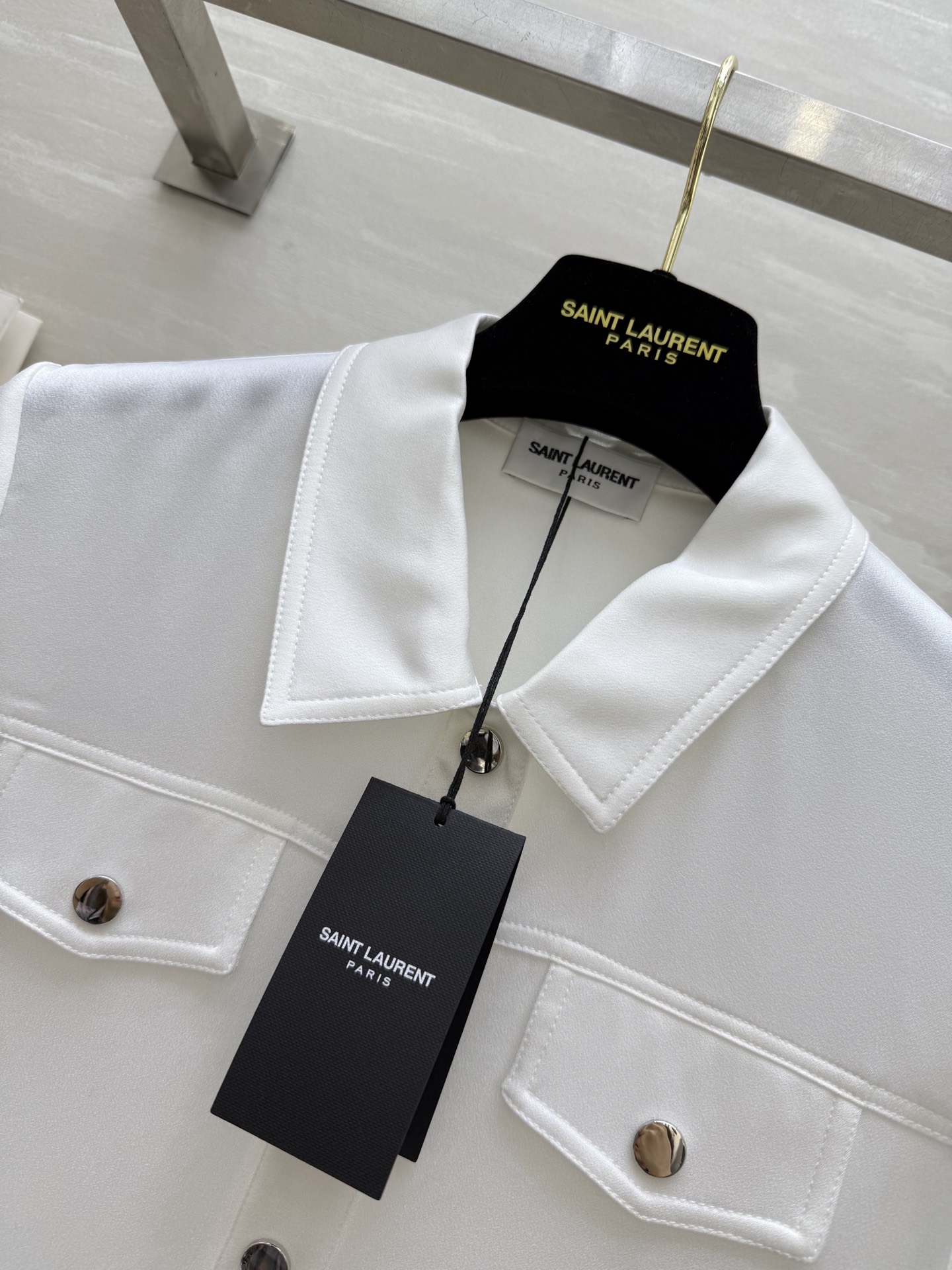 #ysl²⁵新款醋酸短袖衬衣 后背蕾丝拼接点缀精致高级 三醋酸面料奢华有质感 高品质定制 现货首发siz
