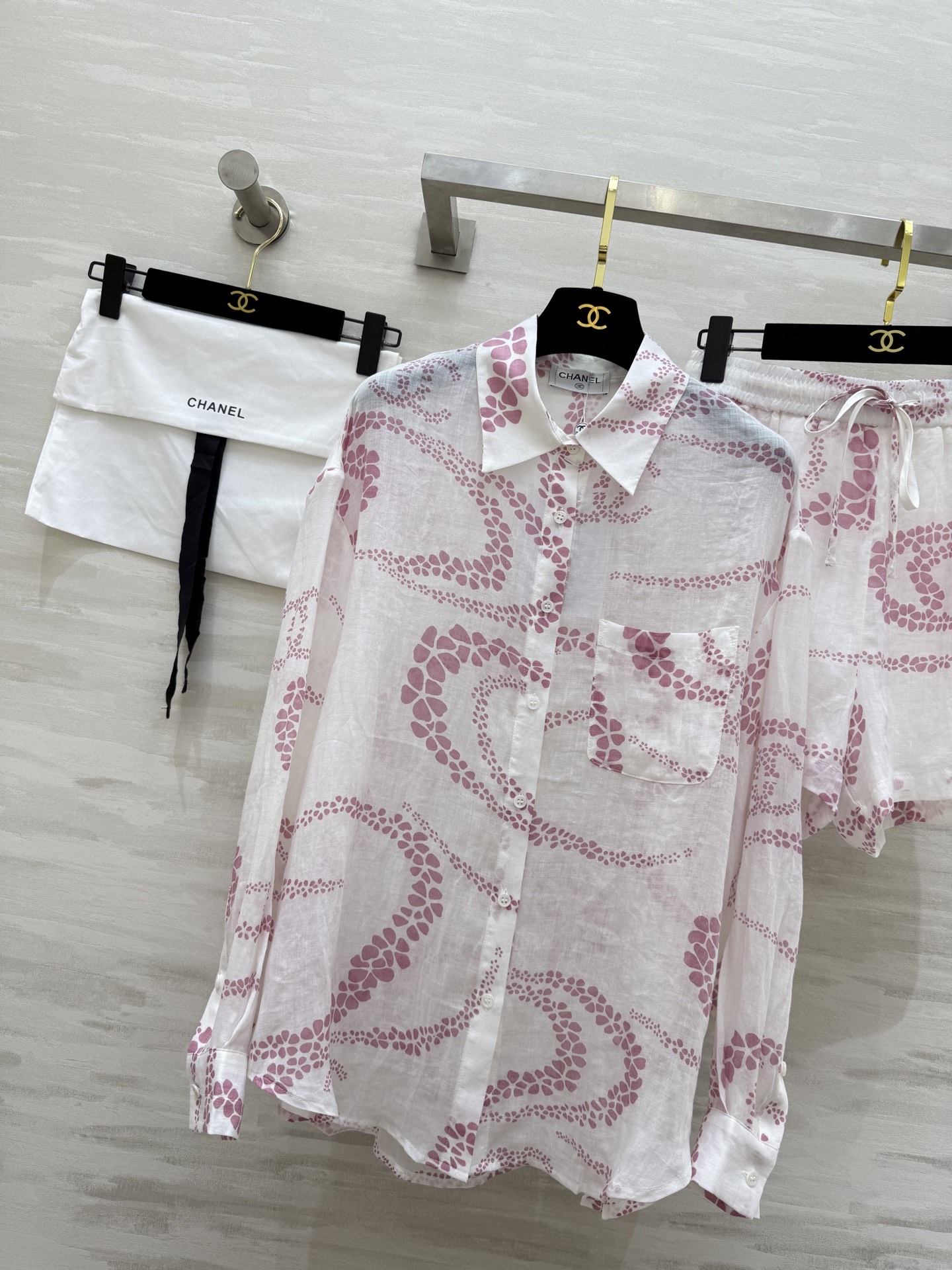 #Chane♡²⁵度假系列⛱️苎麻套装 双C波浪满印 轻薄苎麻亲肤舒适 高品质 现货首发size：36/