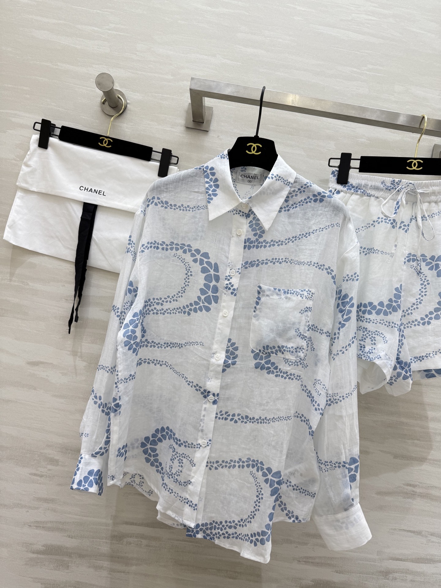 #Chane♡²⁵度假系列⛱️苎麻套装 双C波浪满印 轻薄苎麻亲肤舒适 高品质 现货首发size：36/