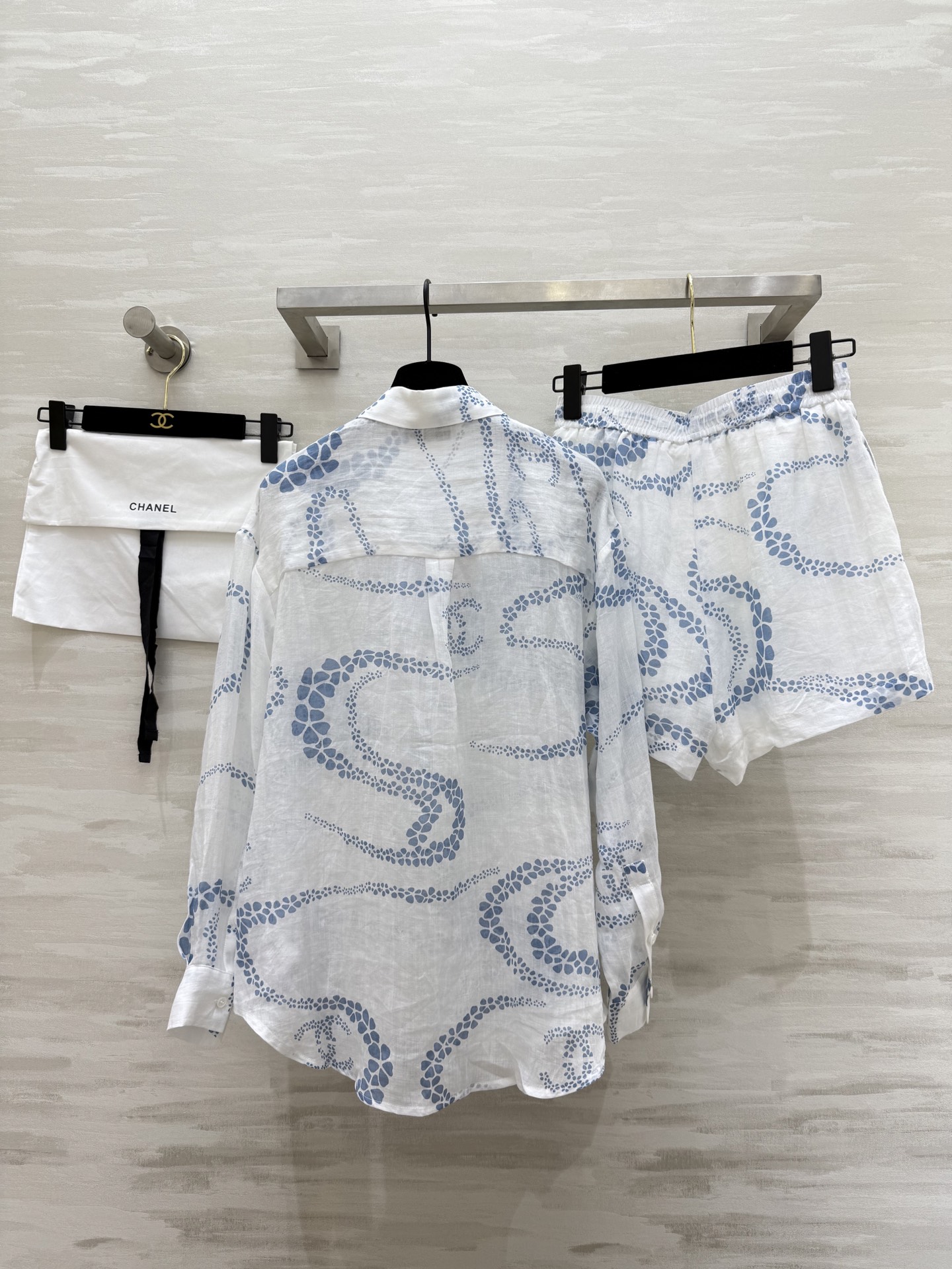 #Chane♡²⁵度假系列⛱️苎麻套装 双C波浪满印 轻薄苎麻亲肤舒适 高品质 现货首发size：36/