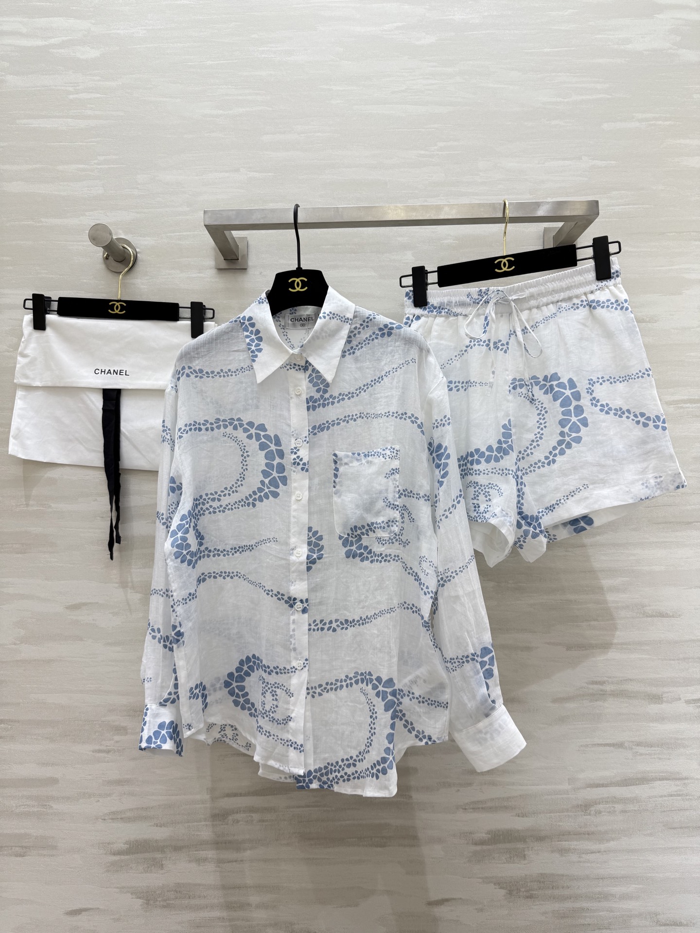 #Chane♡²⁵度假系列⛱️苎麻套装 双C波浪满印 轻薄苎麻亲肤舒适 高品质 现货首发size：36/