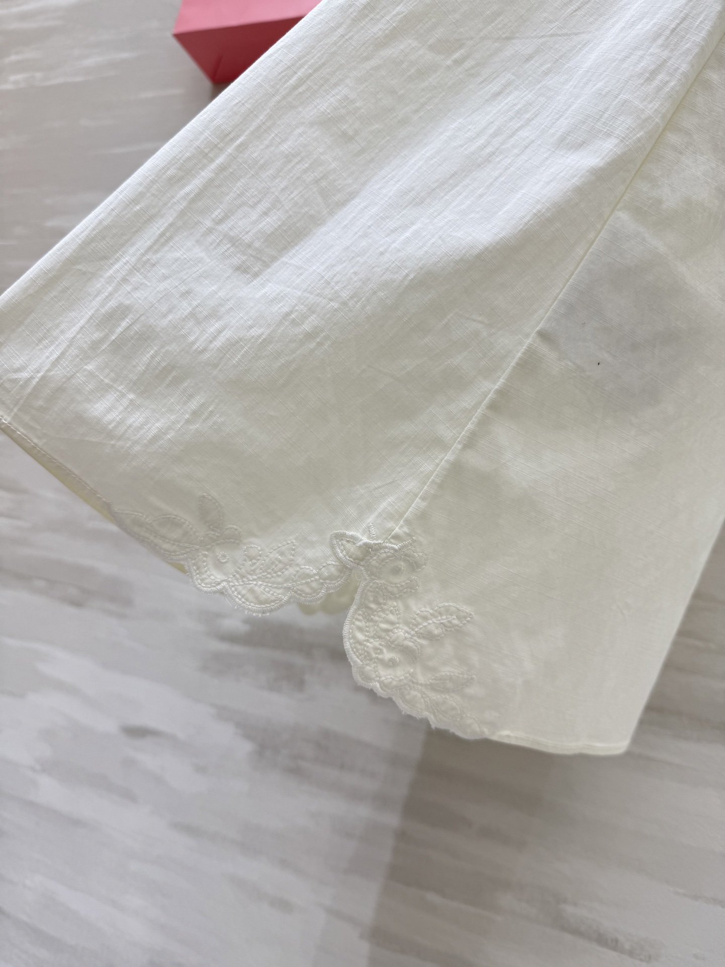 #Miumi♡²⁵新款刺绣竹节吊带裙 高品质定制 现货首发size：S/M/L（）