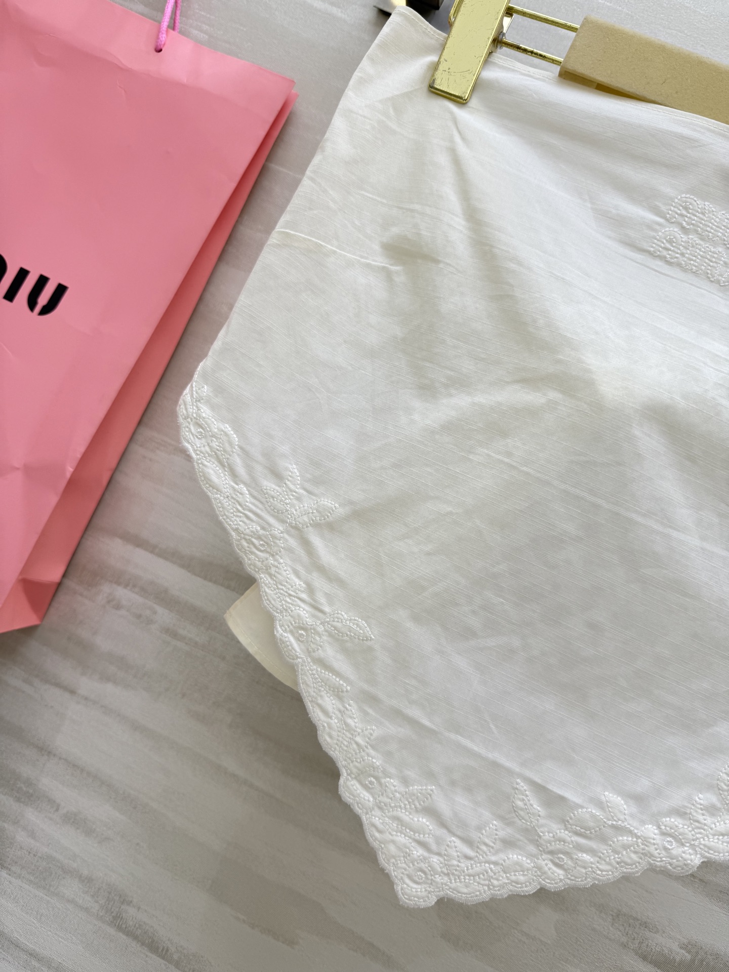 #Miumi♡²⁵新款刺绣竹节绑带抹胸 高品质定制 现货首发size：S/M/L（）