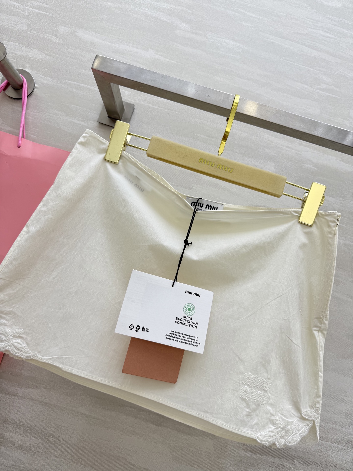 #Miumi♡²⁵新款刺绣竹节半裙 高品质定制 现货首发size：S/M/L（）