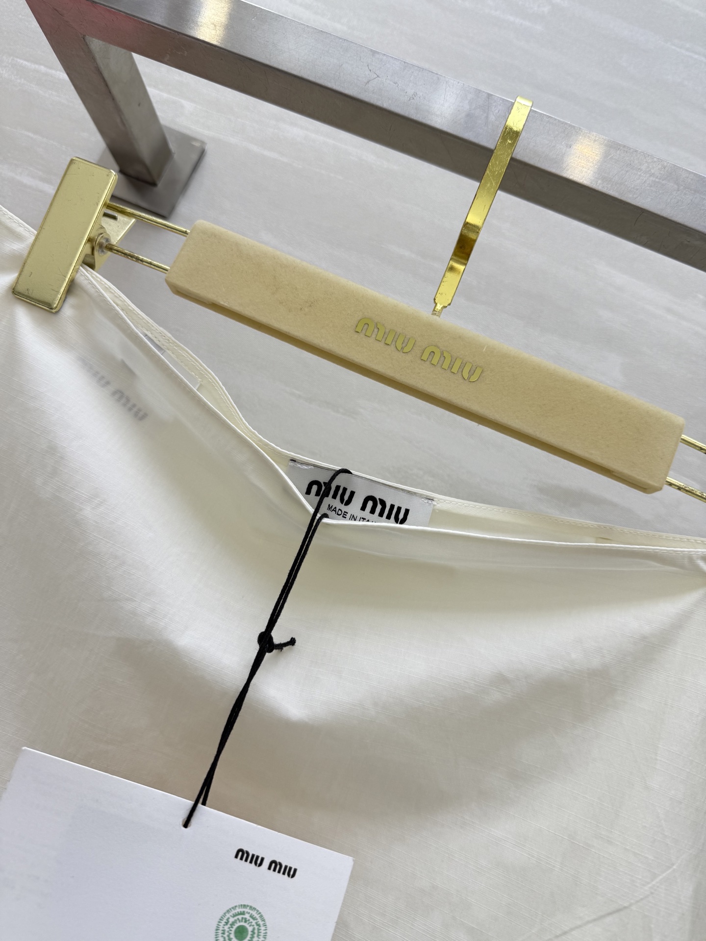 #Miumi♡²⁵新款刺绣竹节半裙 高品质定制 现货首发size：S/M/L（）