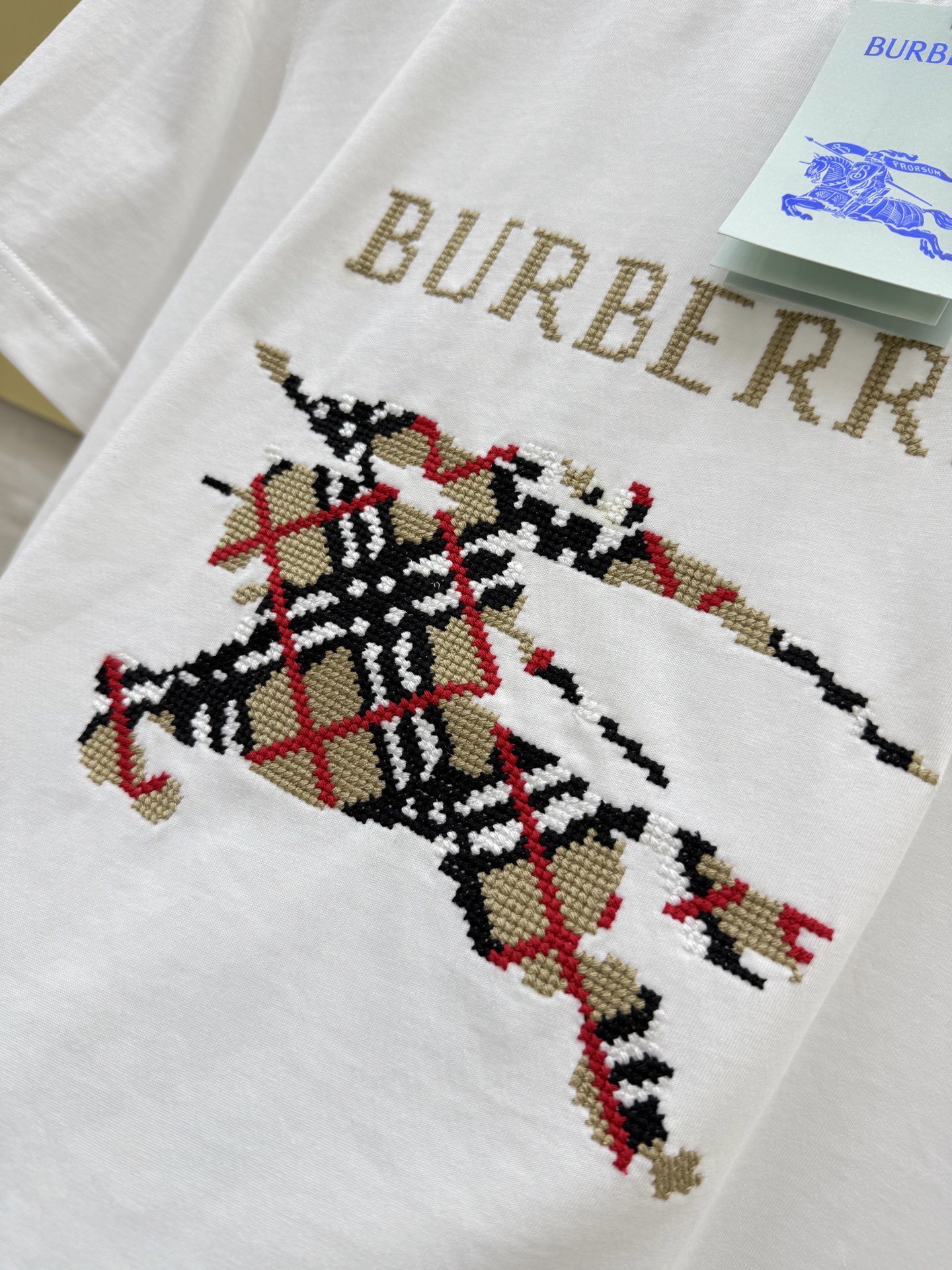 #Burberr♡²⁵重工战马十字绣短袖T恤 高品质定制 现货首发size：S/M/L/XL/XXL（s