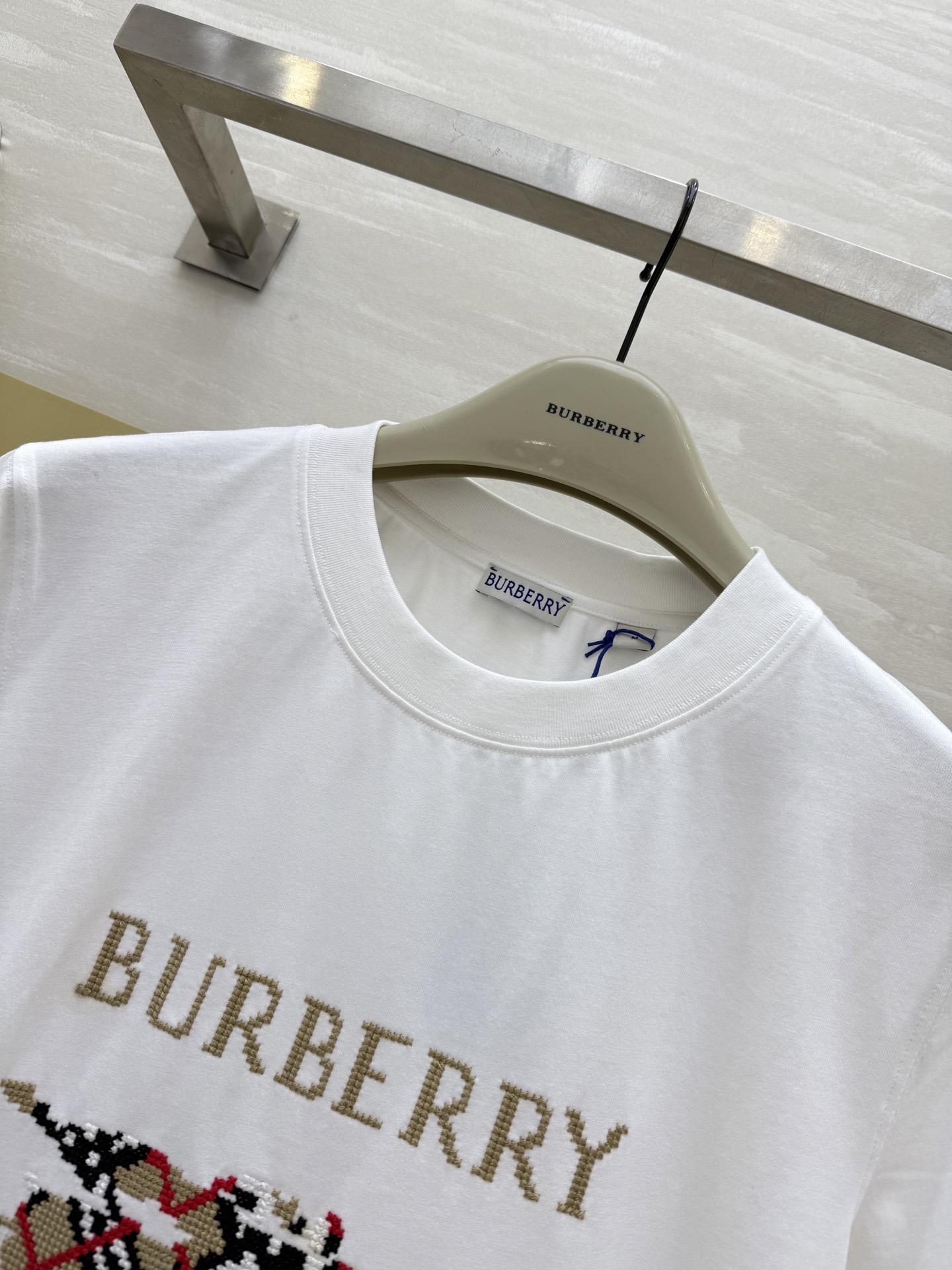 #Burberr♡²⁵重工战马十字绣短袖T恤 高品质定制 现货首发size：S/M/L/XL/XXL（s