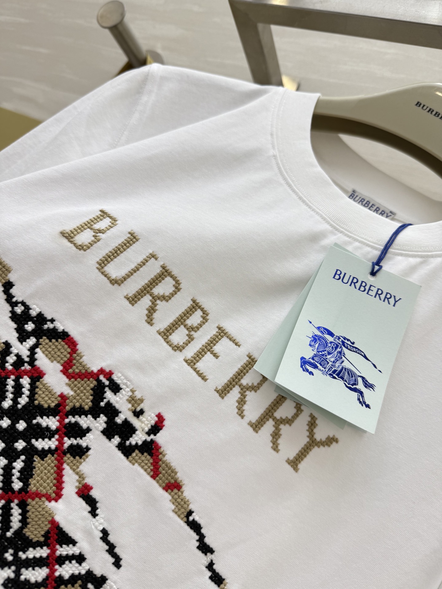 #Burberr♡²⁵重工战马十字绣短袖T恤 高品质定制 现货首发size：S/M/L/XL/XXL（s