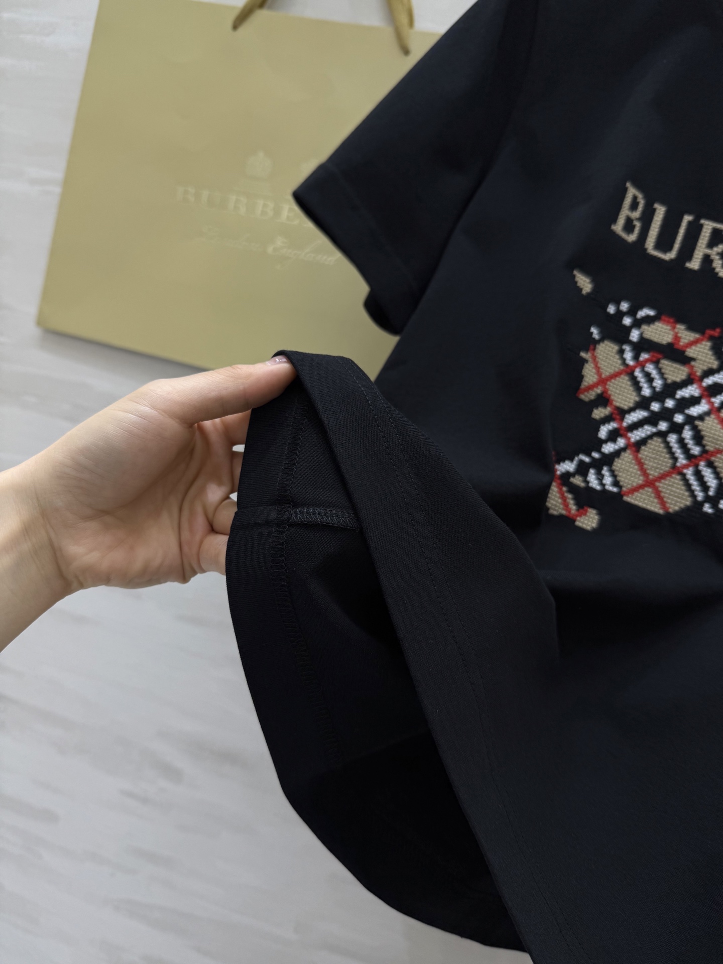 #Burberr♡²⁵重工战马十字绣短袖T恤 高品质定制 现货首发size：S/M/L/XL/XXL（s