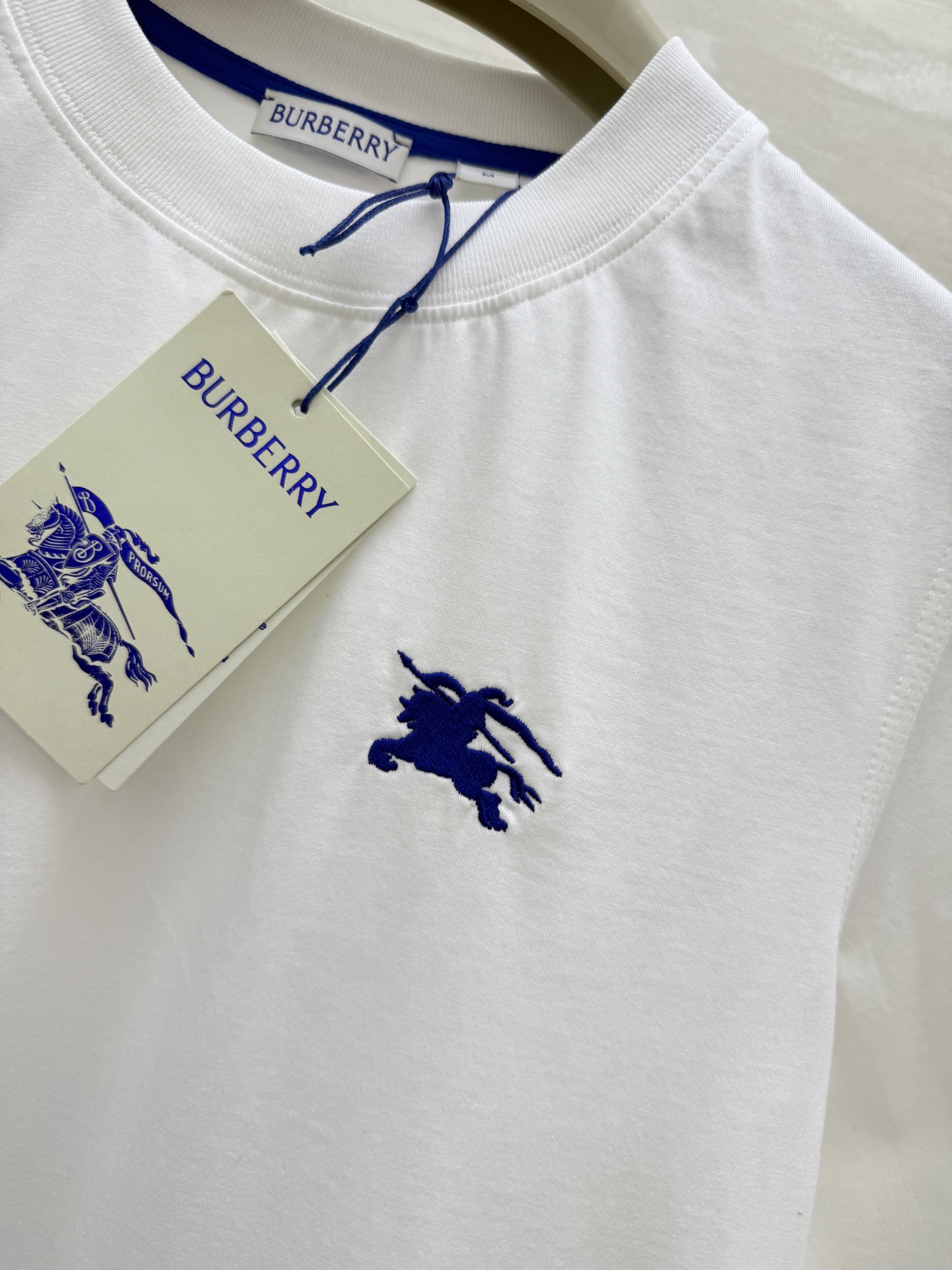 #Burberr♡²⁵重工战马小logo刺绣🪡短袖T恤 高品质定制 现货首发size：S/M/L/XL/