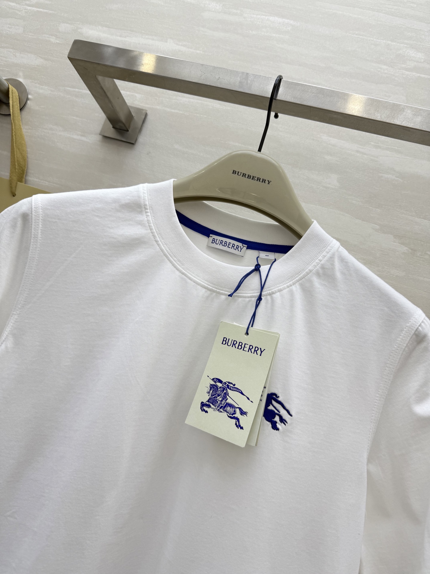 #Burberr♡²⁵重工战马小logo刺绣🪡短袖T恤 高品质定制 现货首发size：S/M/L/XL/