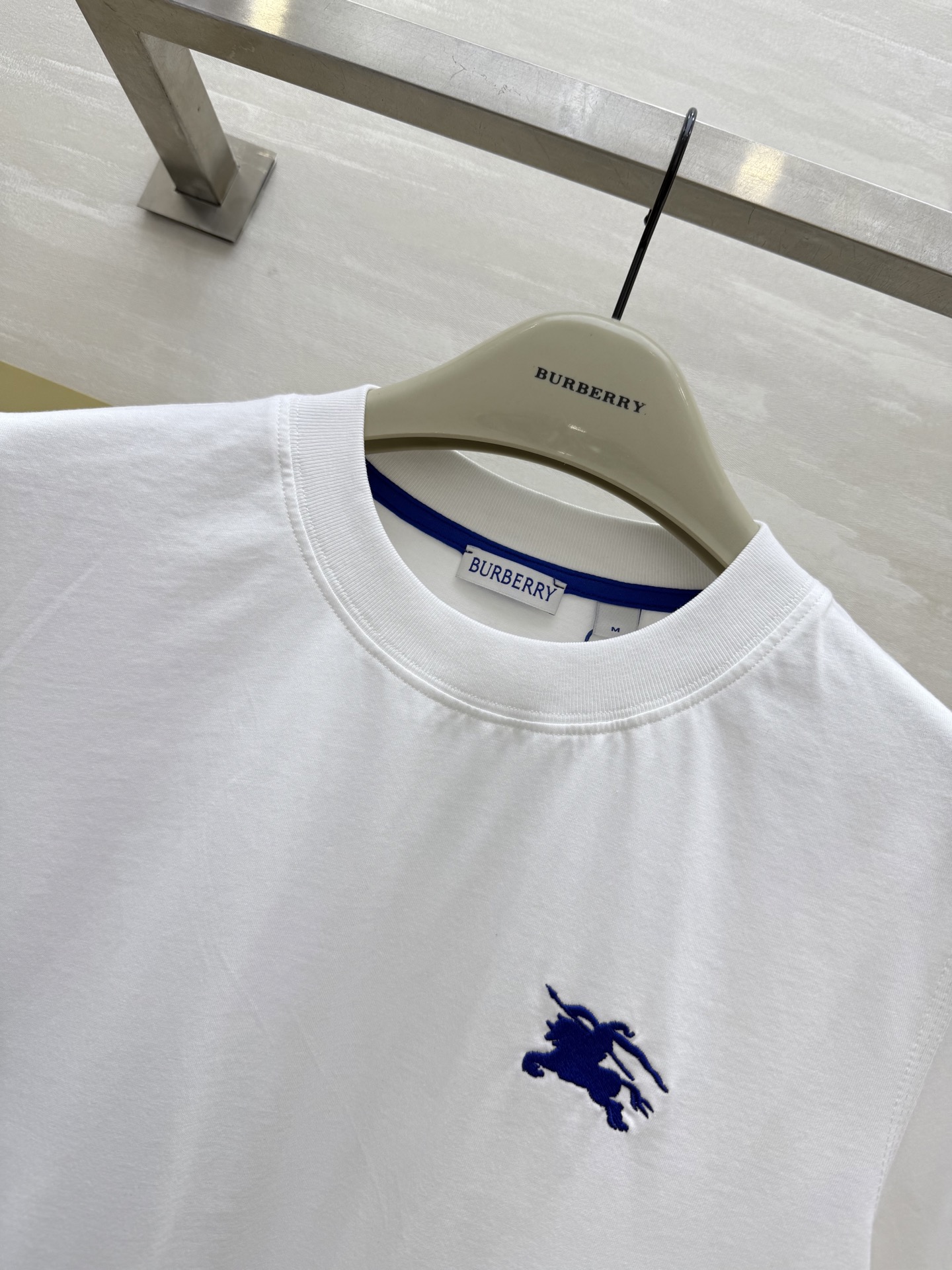 #Burberr♡²⁵重工战马小logo刺绣🪡短袖T恤 高品质定制 现货首发size：S/M/L/XL/