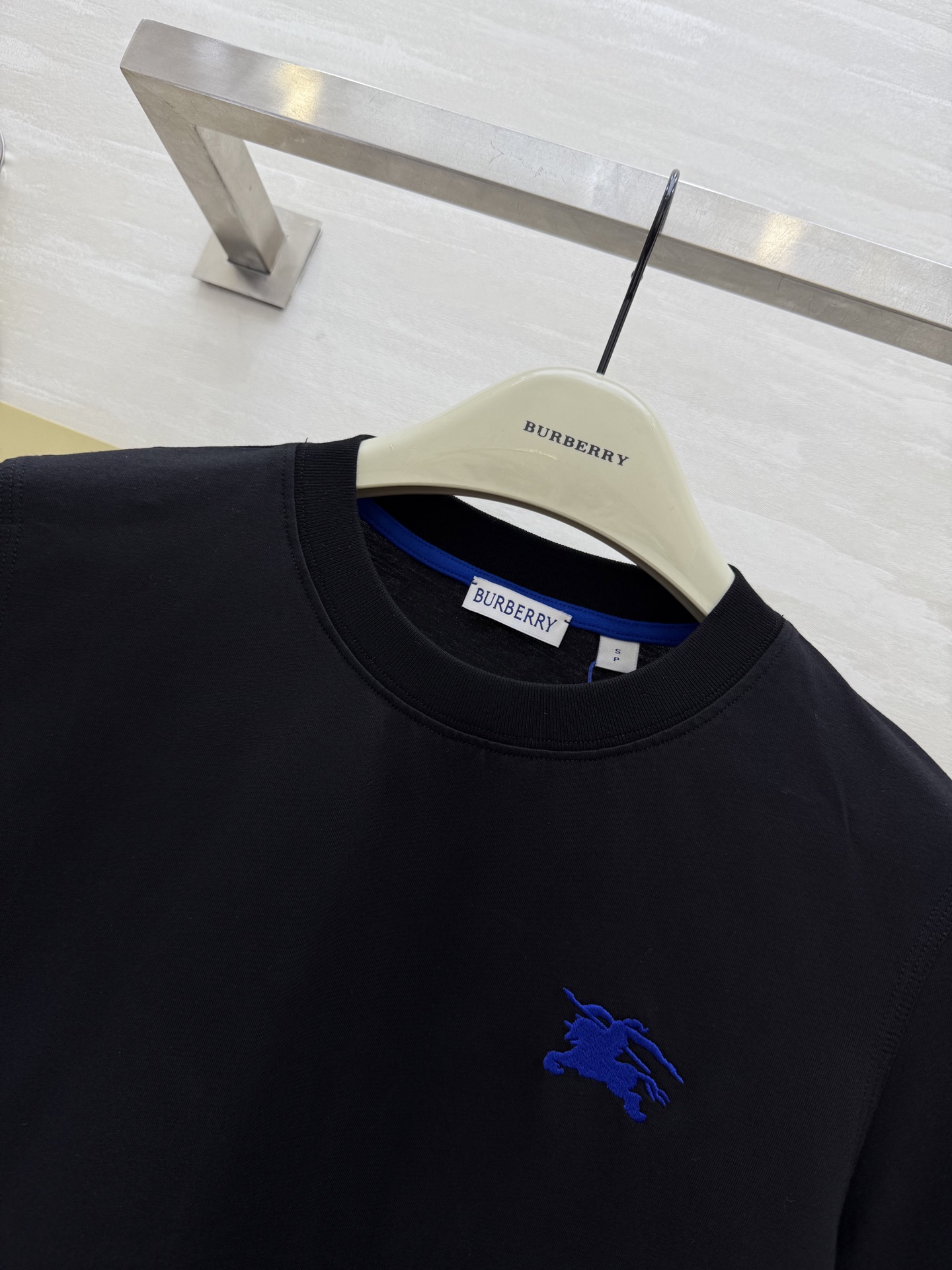#Burberr♡²⁵重工战马小logo刺绣🪡短袖T恤 高品质定制 现货首发size：S/M/L/XL/