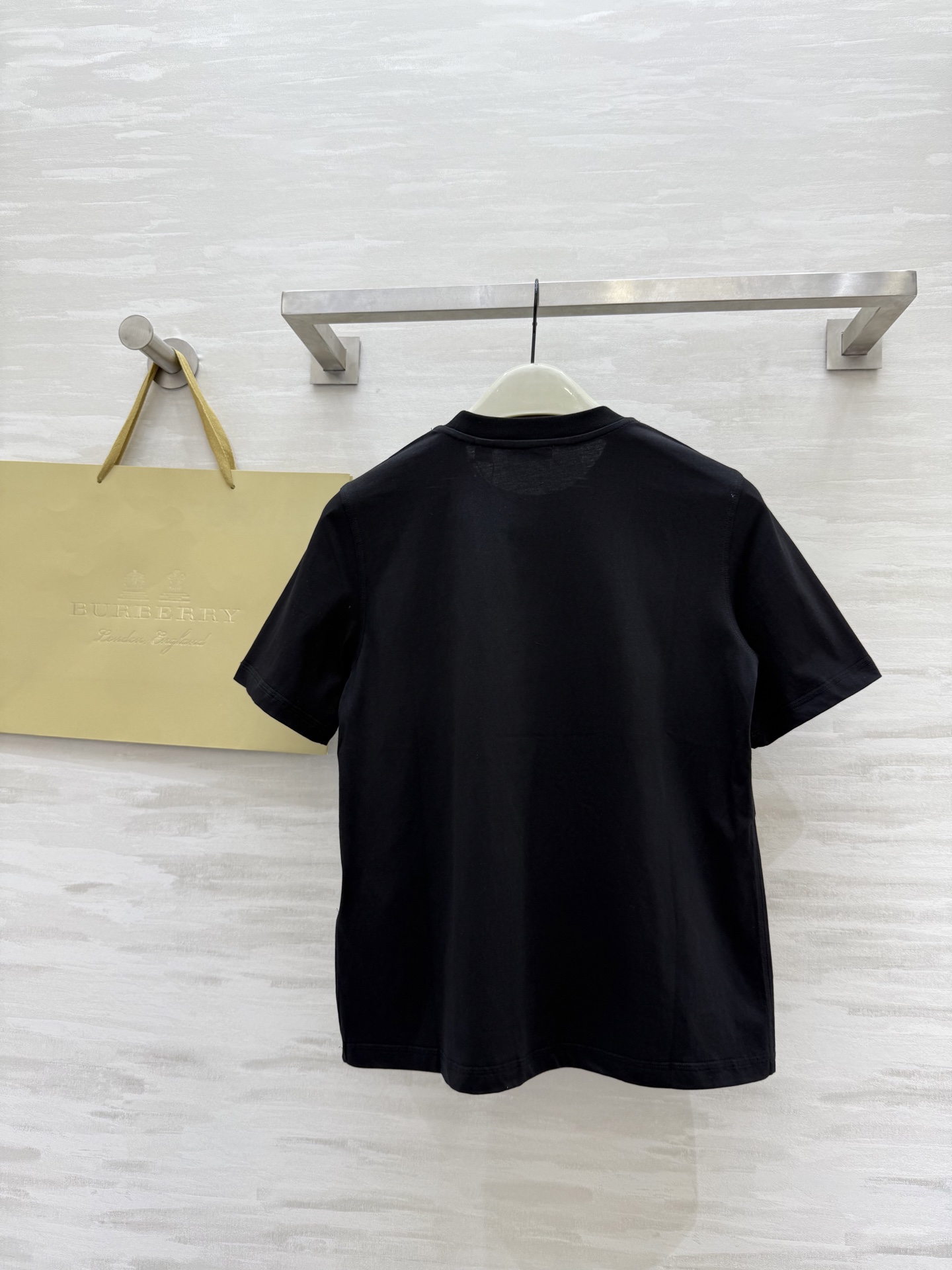 #Burberr♡²⁵重工战马小logo刺绣🪡短袖T恤 高品质定制 现货首发size：S/M/L/XL/