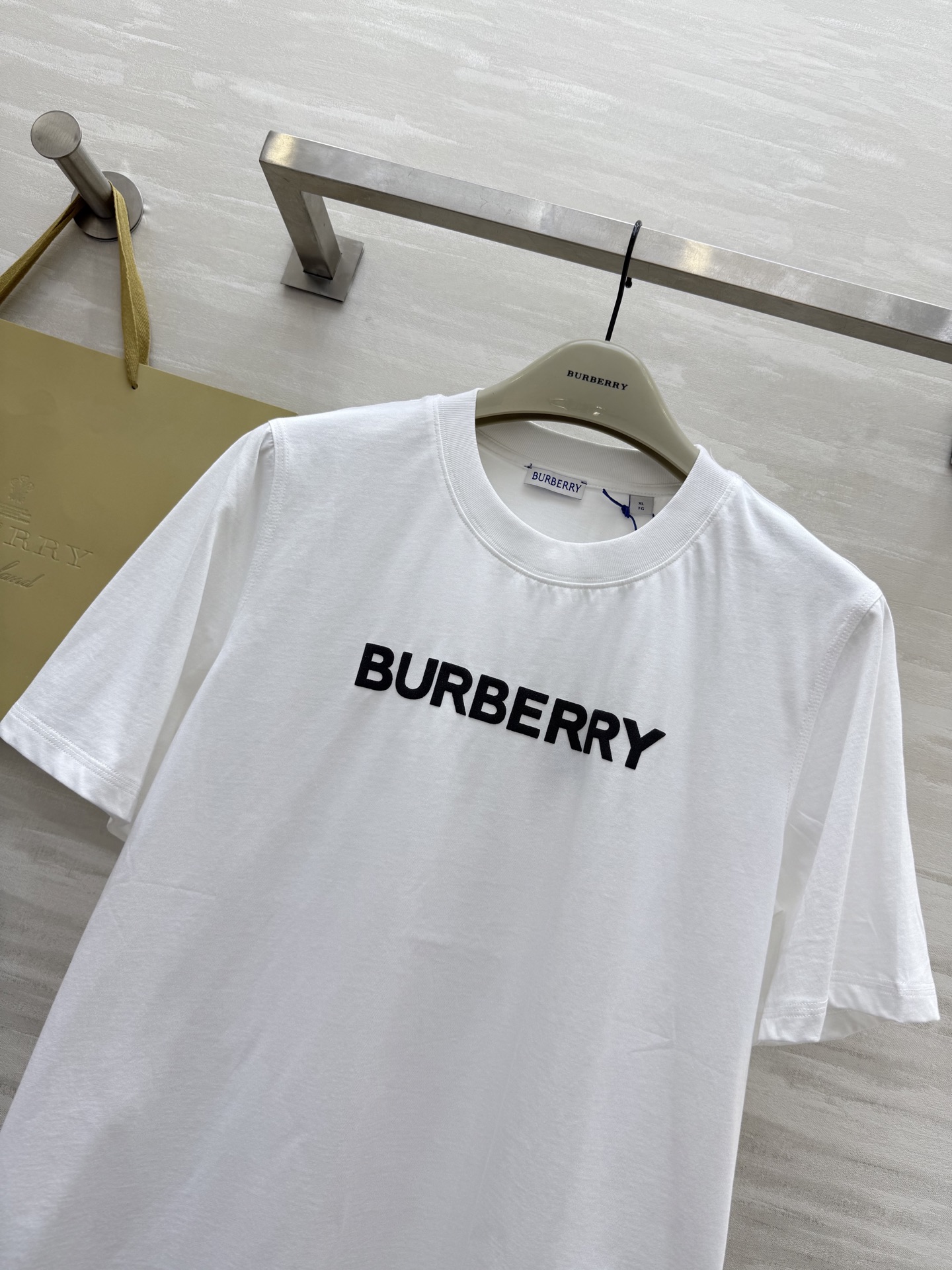#Burberr♡²⁵logo植绒刺绣🪡短袖T恤 高品质定制 现货首发size：S/M/L/XL/XXL