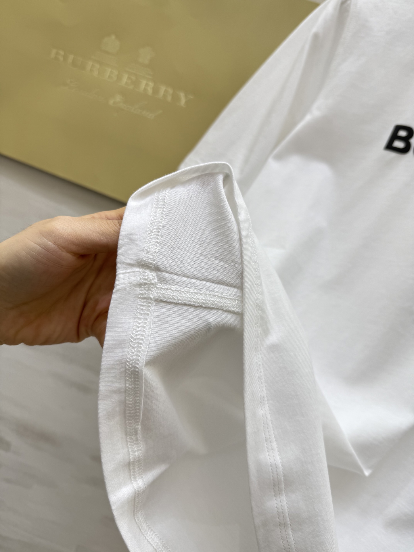 #Burberr♡²⁵logo植绒刺绣🪡短袖T恤 高品质定制 现货首发size：S/M/L/XL/XXL