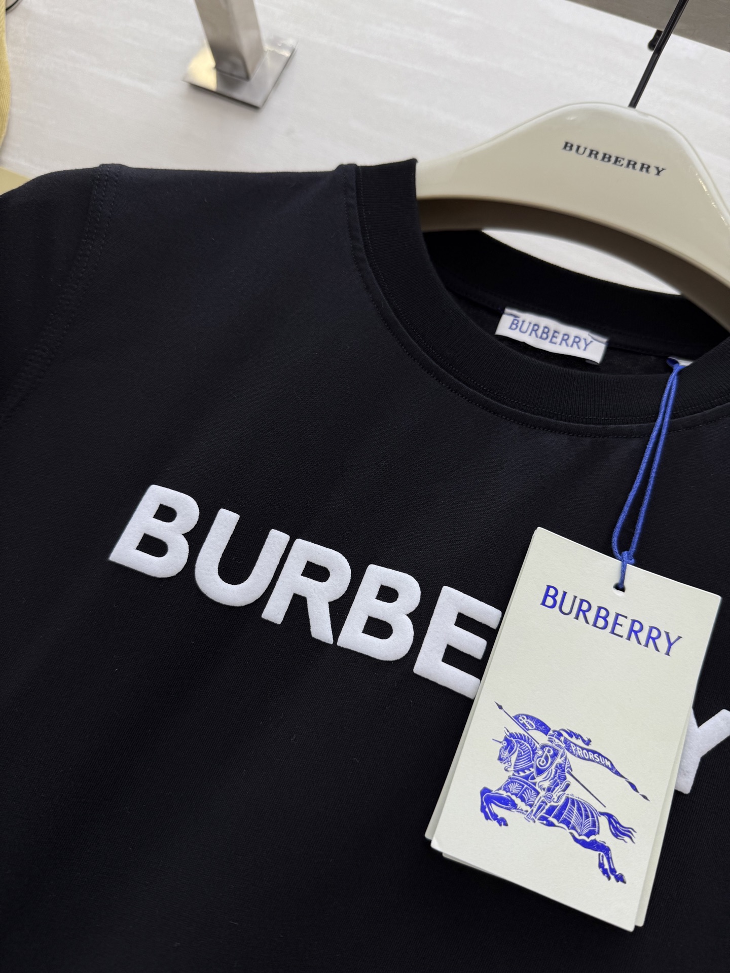 #Burberr♡²⁵logo植绒刺绣🪡短袖T恤 高品质定制 现货首发size：S/M/L/XL/XXL
