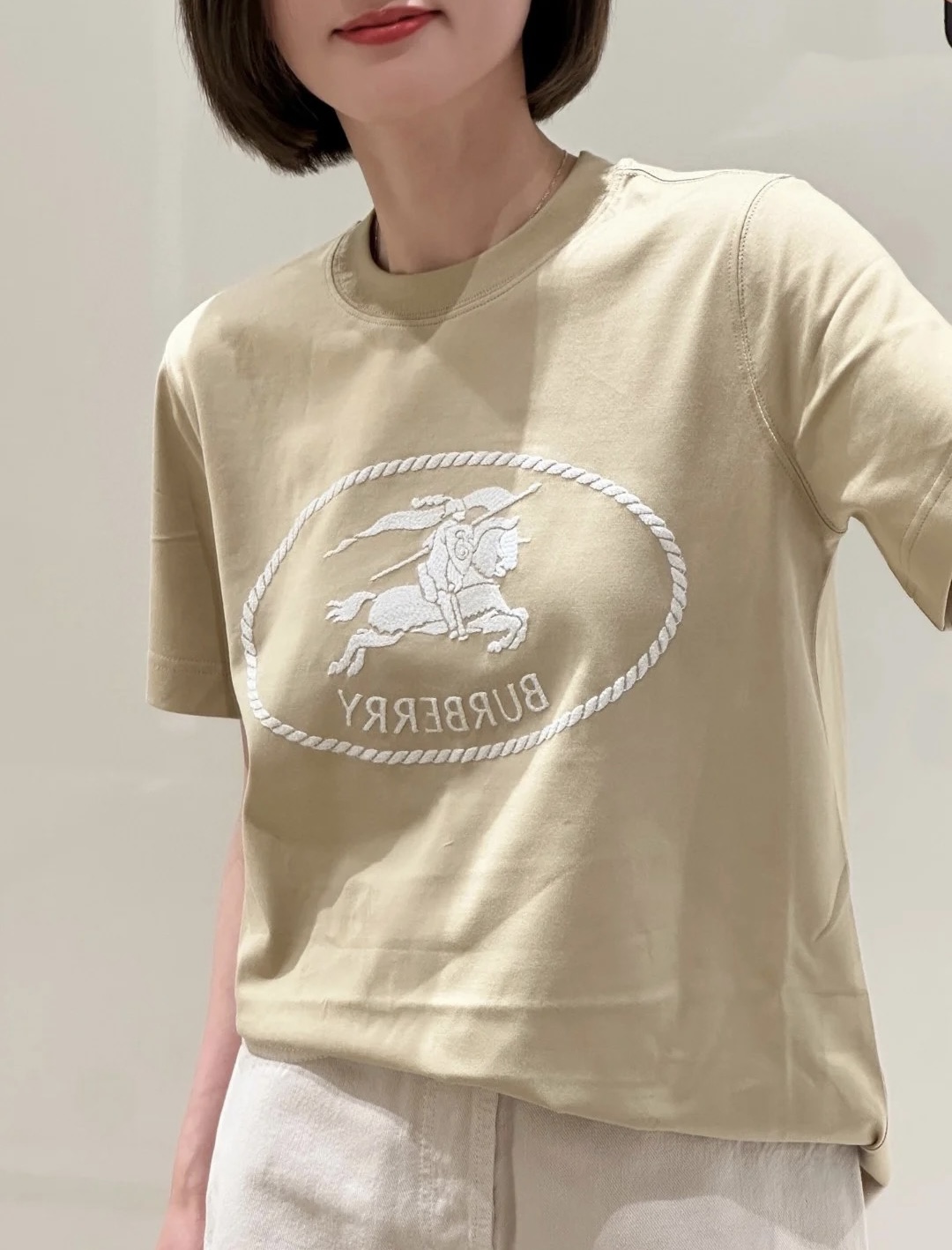 #Burberr♡²⁵新款logo战马刺绣🪡短袖T恤 高品质定制 现货首发size：S/M/L/XL/X