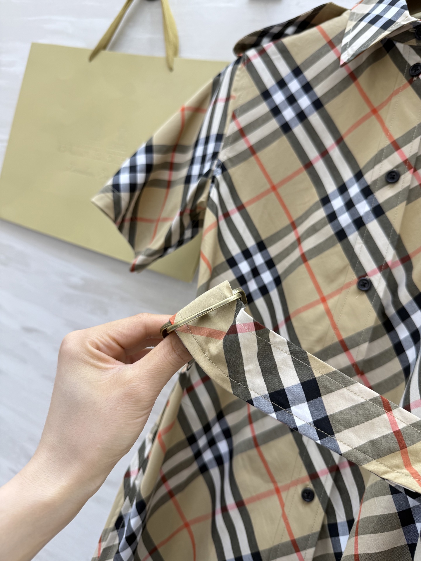 #Burberr♡²⁵新款对格纹斜格短袖翻领连衣裙 高品质定制 现货首发size：4/6/8/10/12